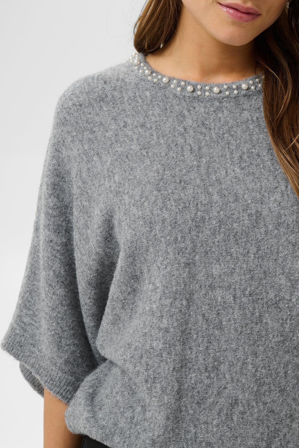 Pull gris à col perlé KAbetty