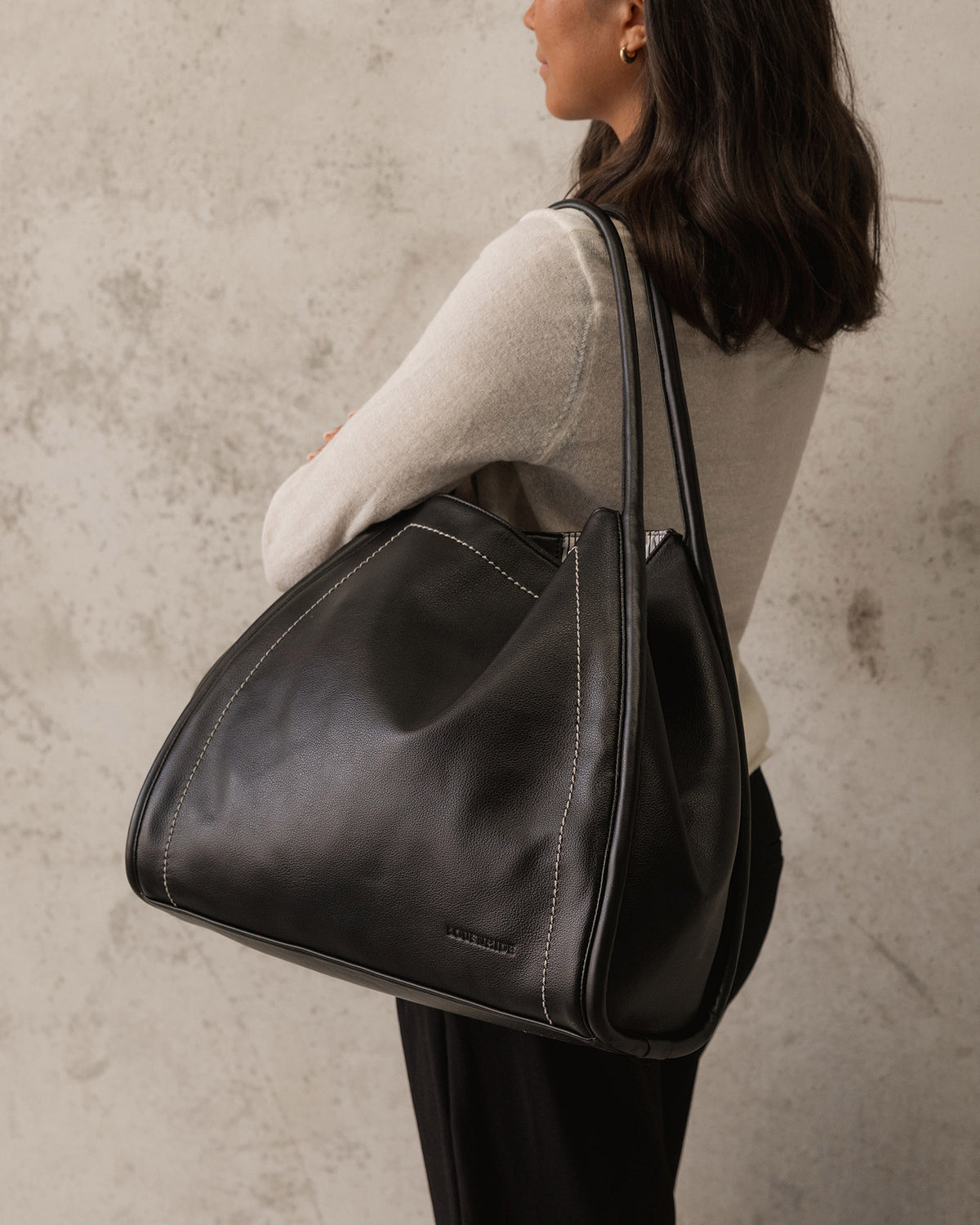 Grand sac en cuir végan noir