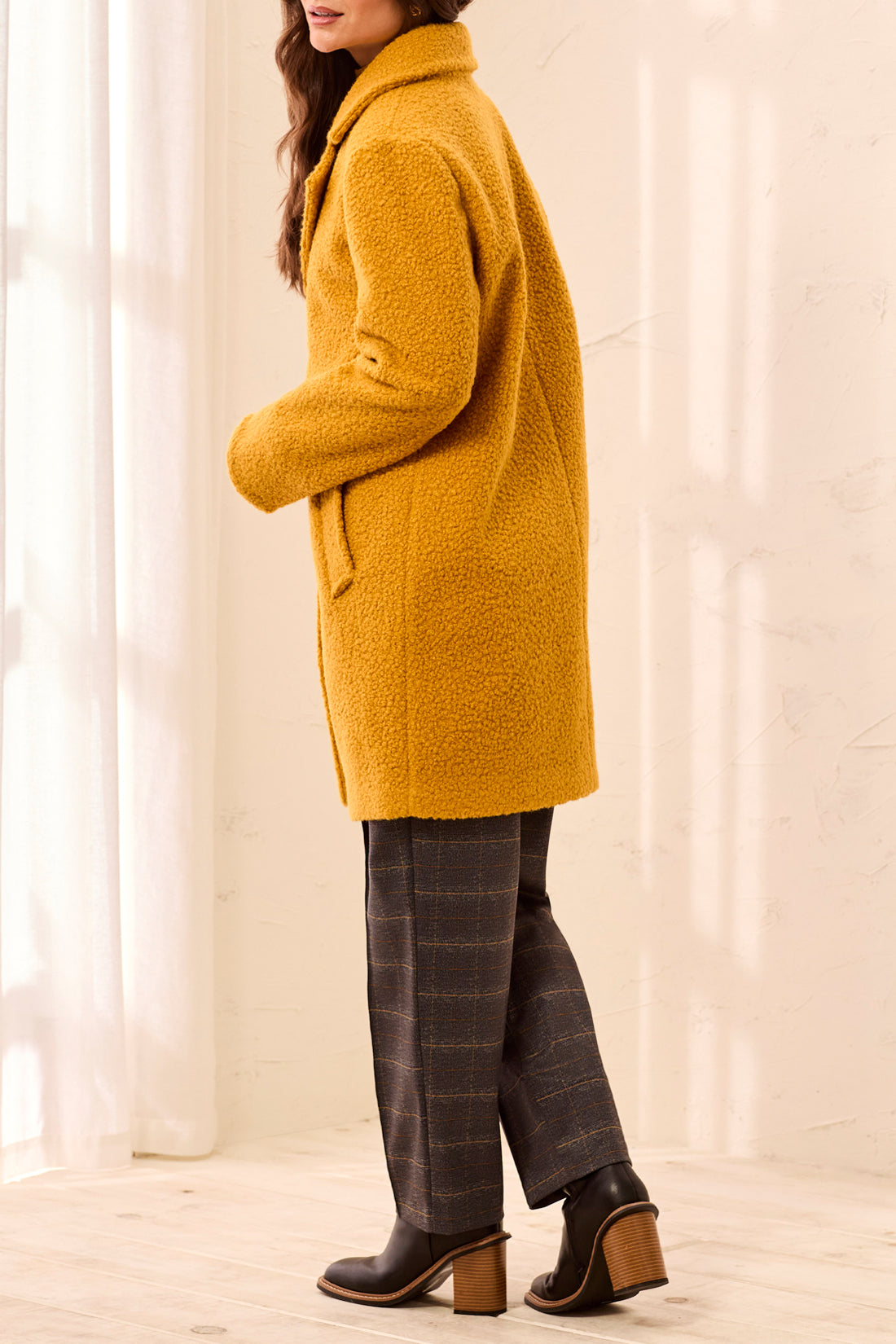 Manteau bouclé ambre