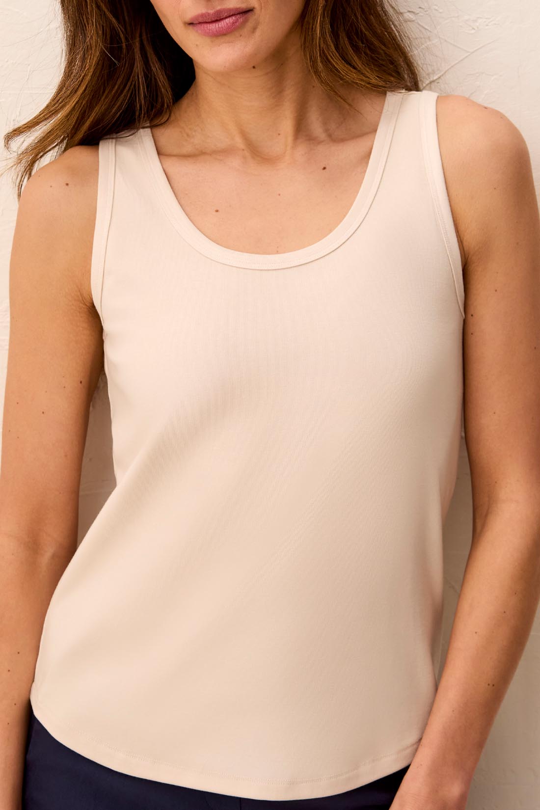 Camisole côtelée à col rond