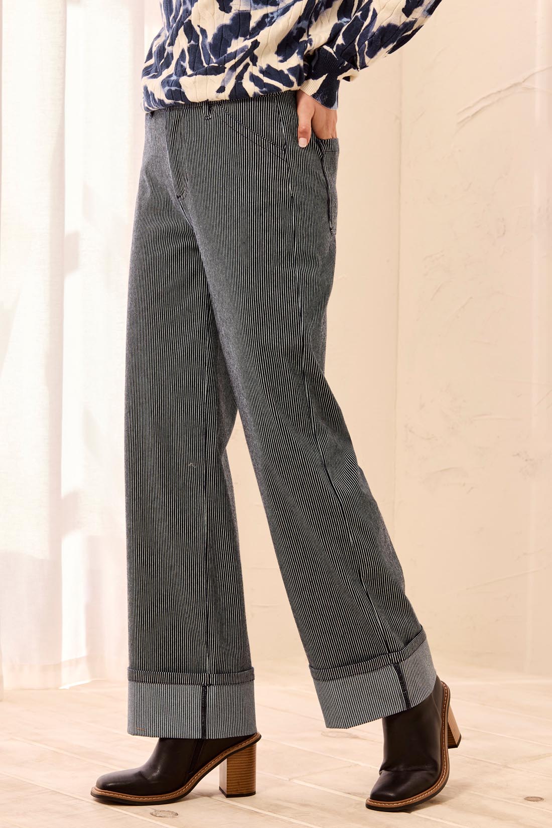 Pantalon large rayé à revers
