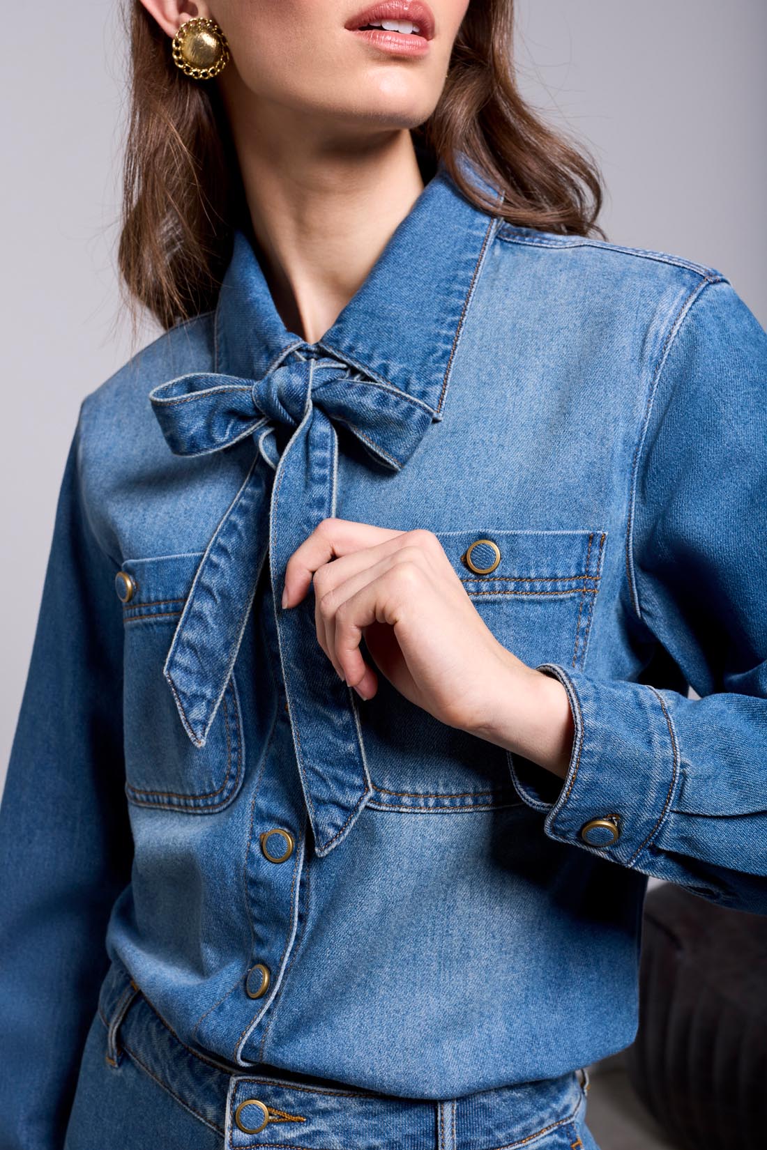 Chemise en denim avec boucle