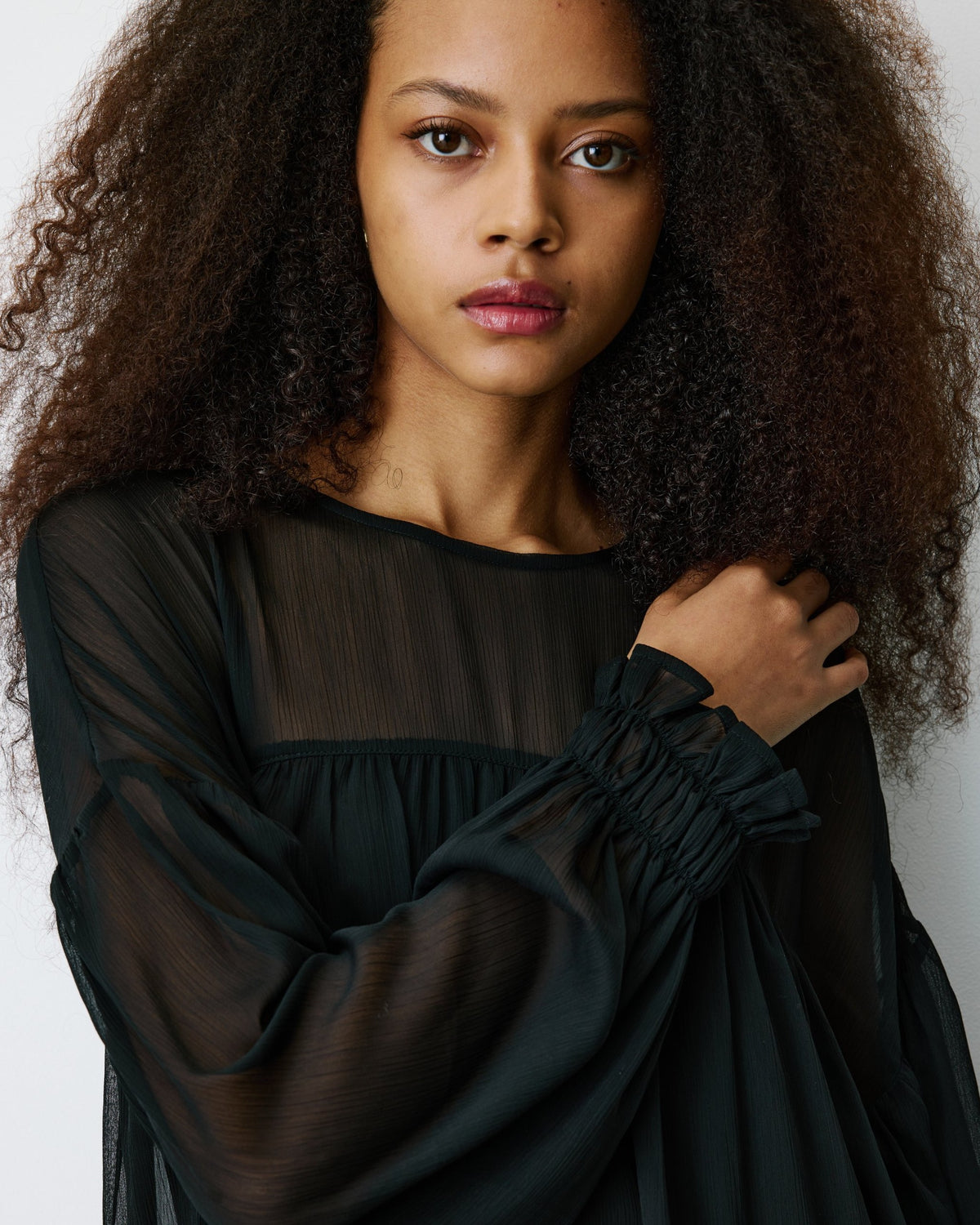 Robe noire vaporeuse Belya