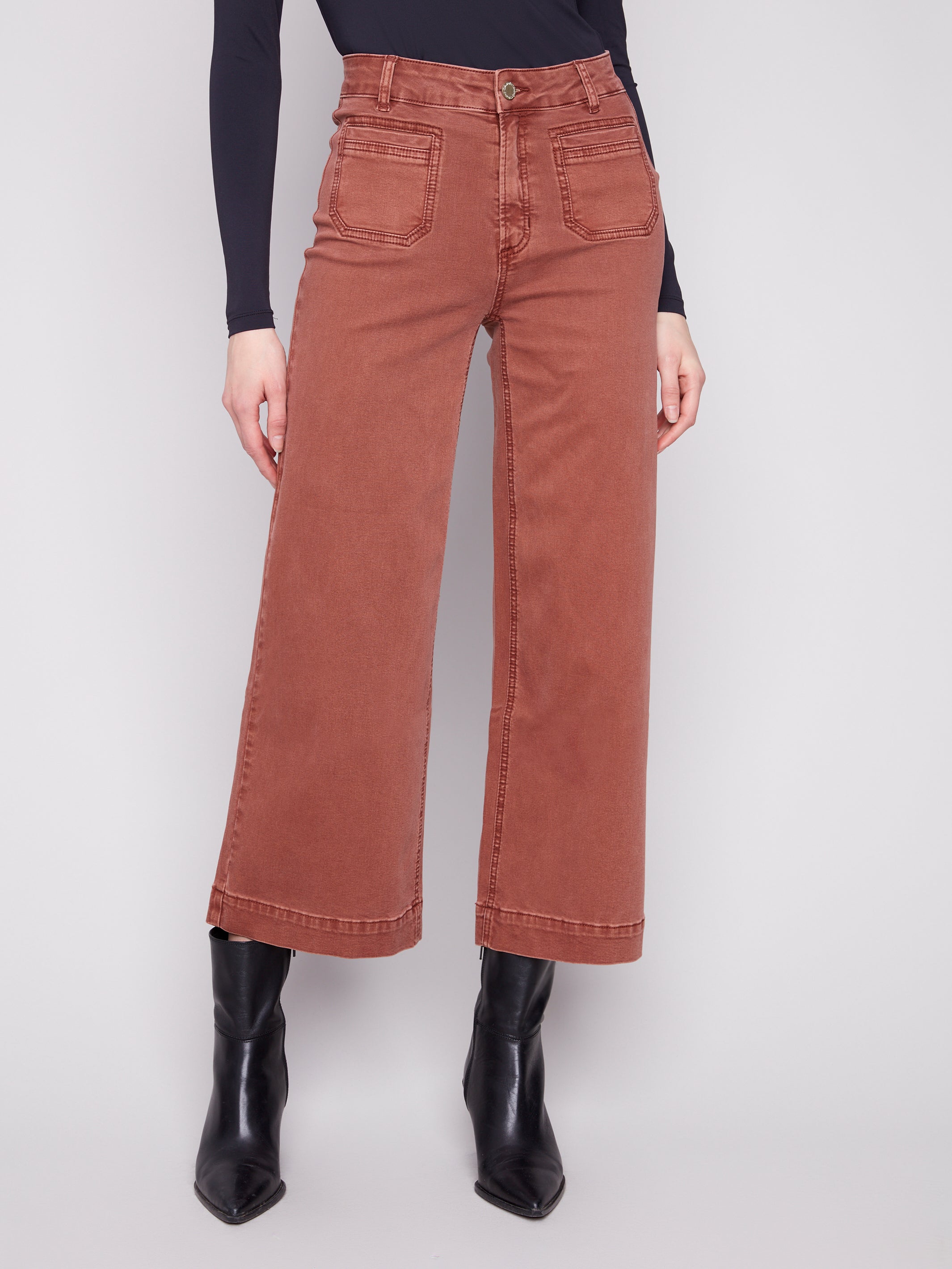 Pantalon à la cheville, jambes larges