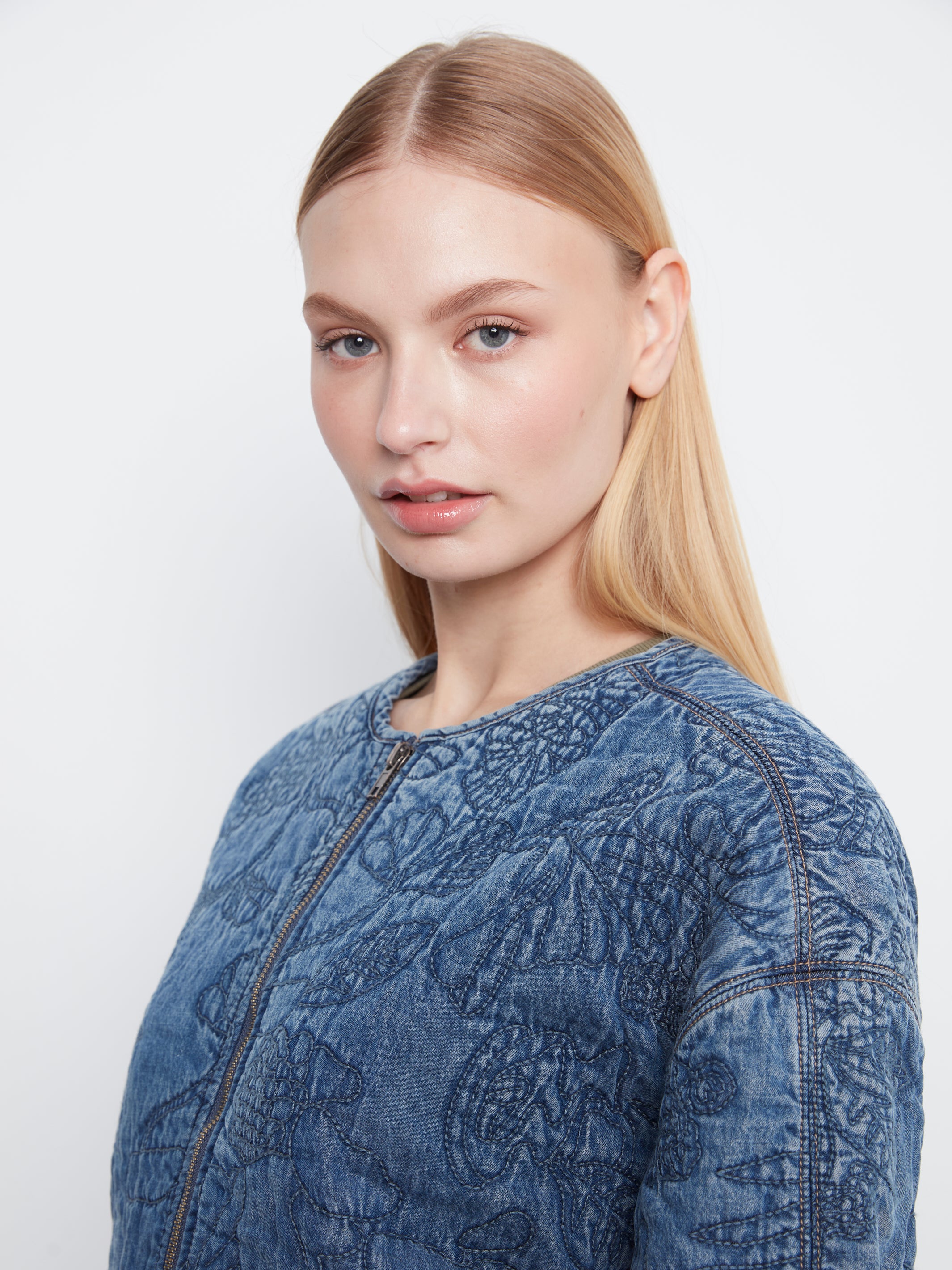Veste florale en denim matelassé