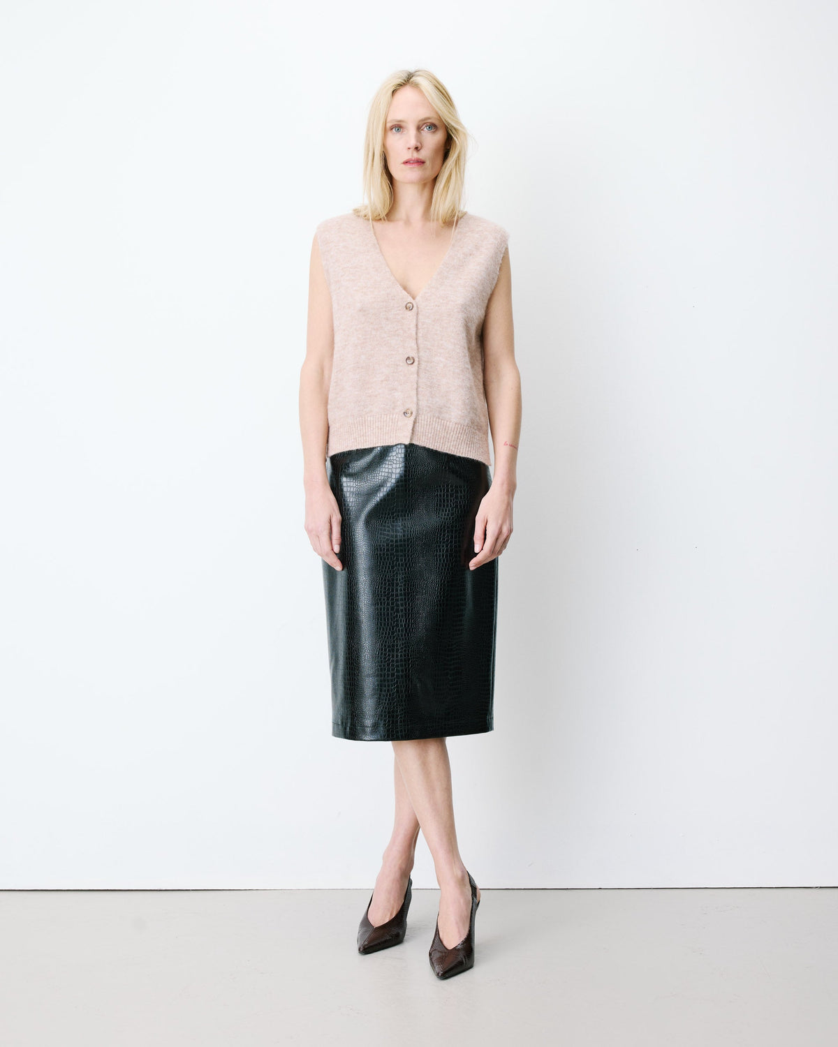 Camisole boutonnée à col en V Nars couleur beige