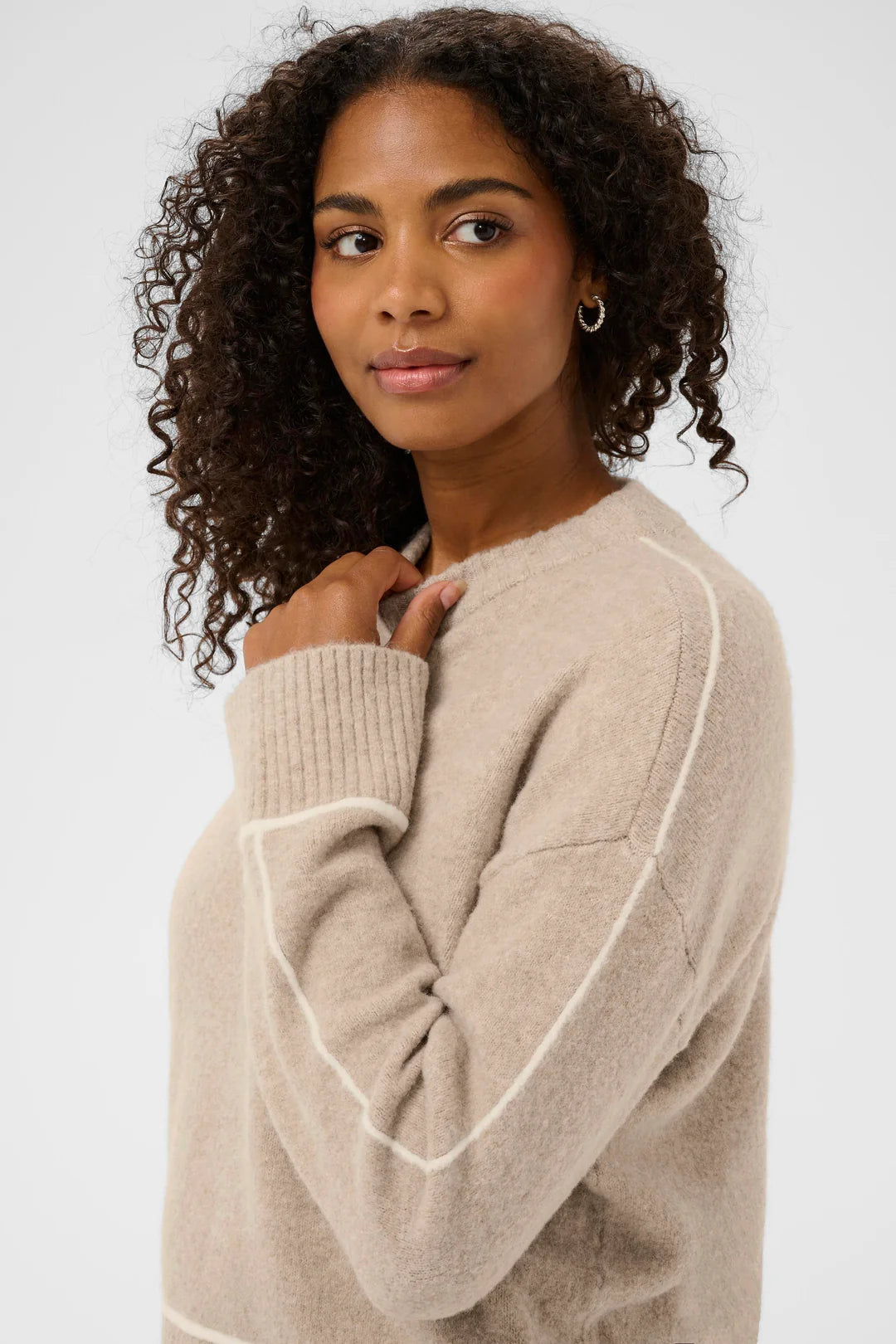 Jinie Tricot détails contrastants