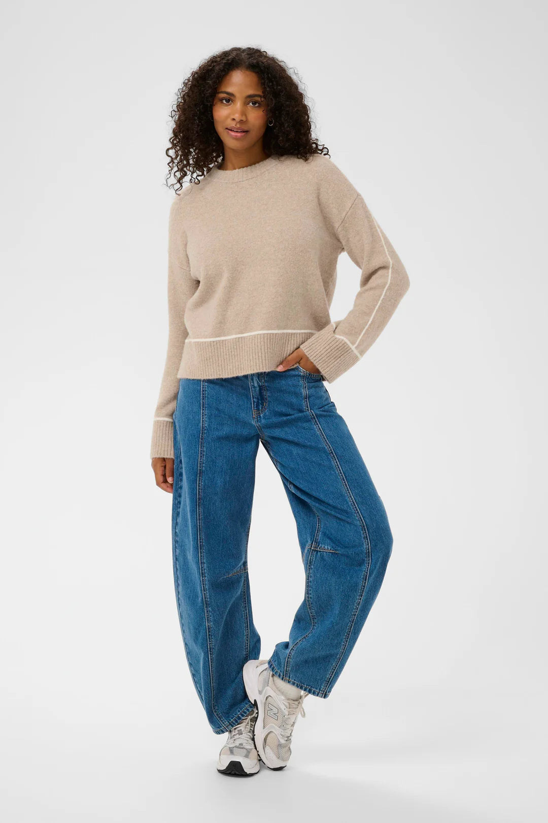 Jinie Tricot détails contrastants