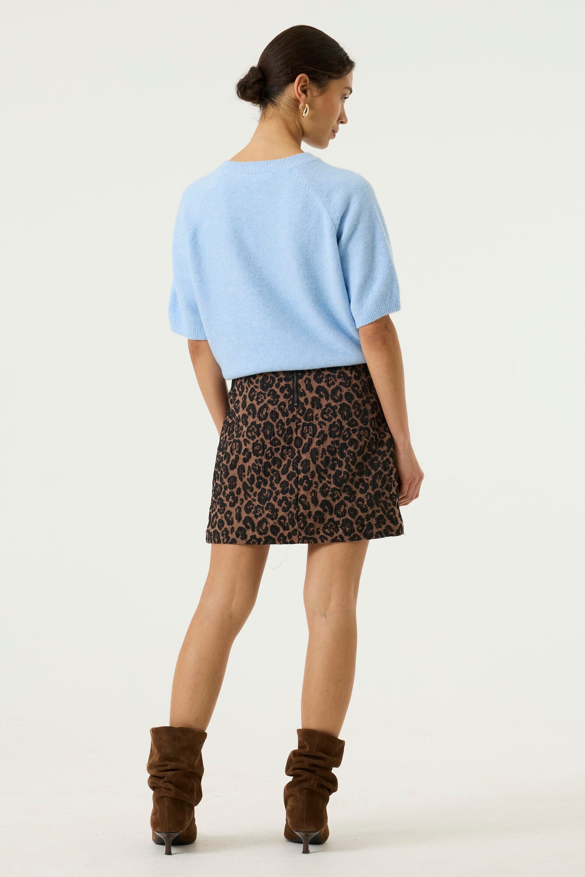 Pull bleu clair à manches courtes
