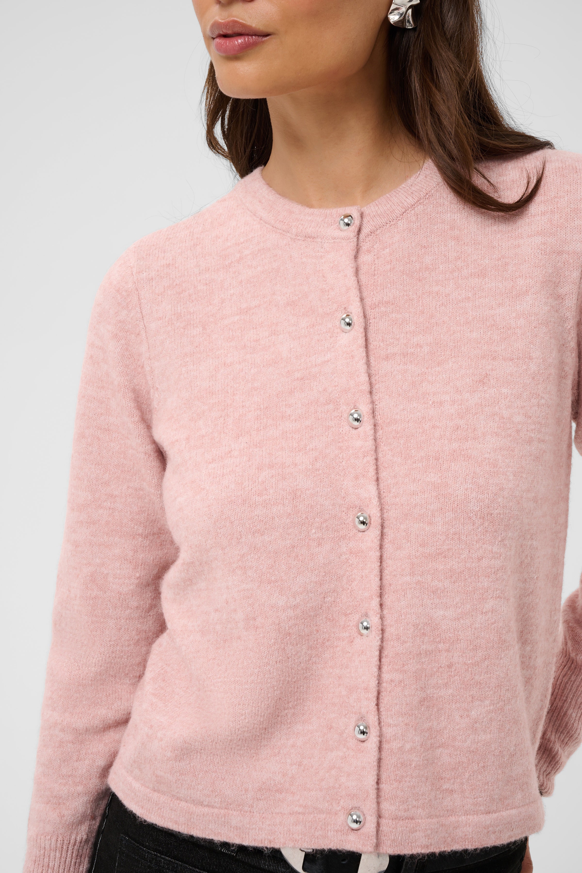 Cardigan rose à boutons bijoux