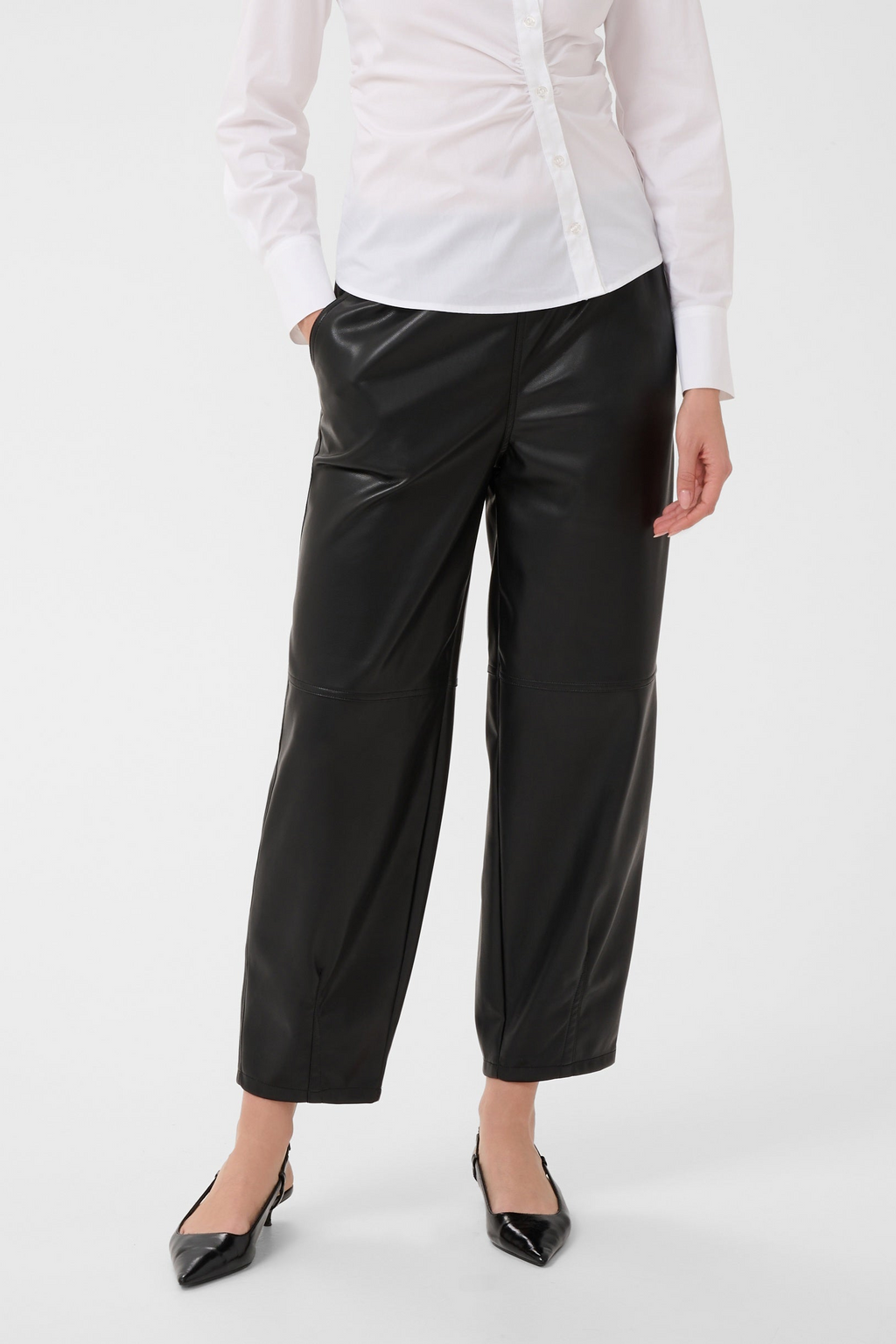 Pantalon noir en simili cuir KAarense