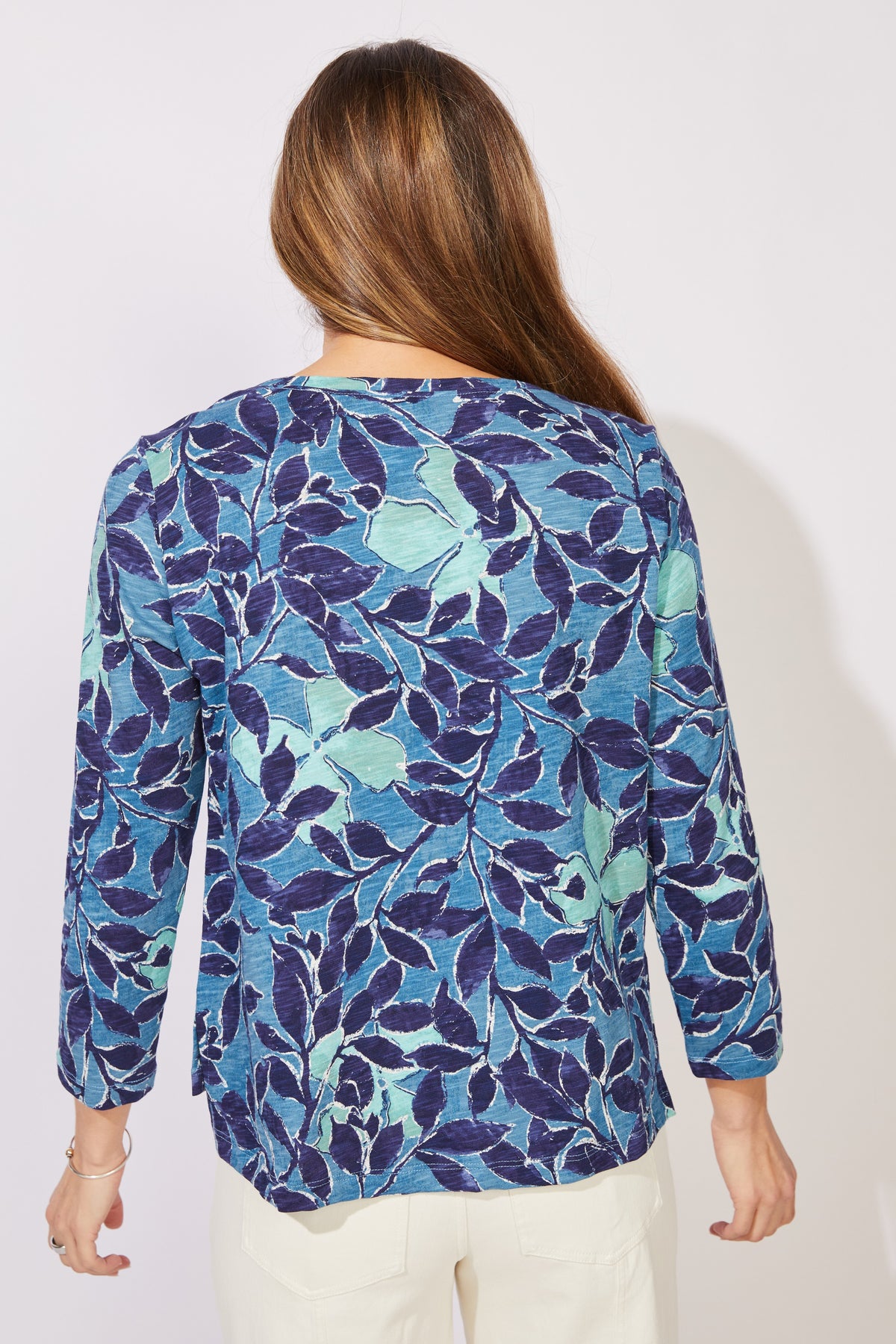 Pull à imprimé de feuilles