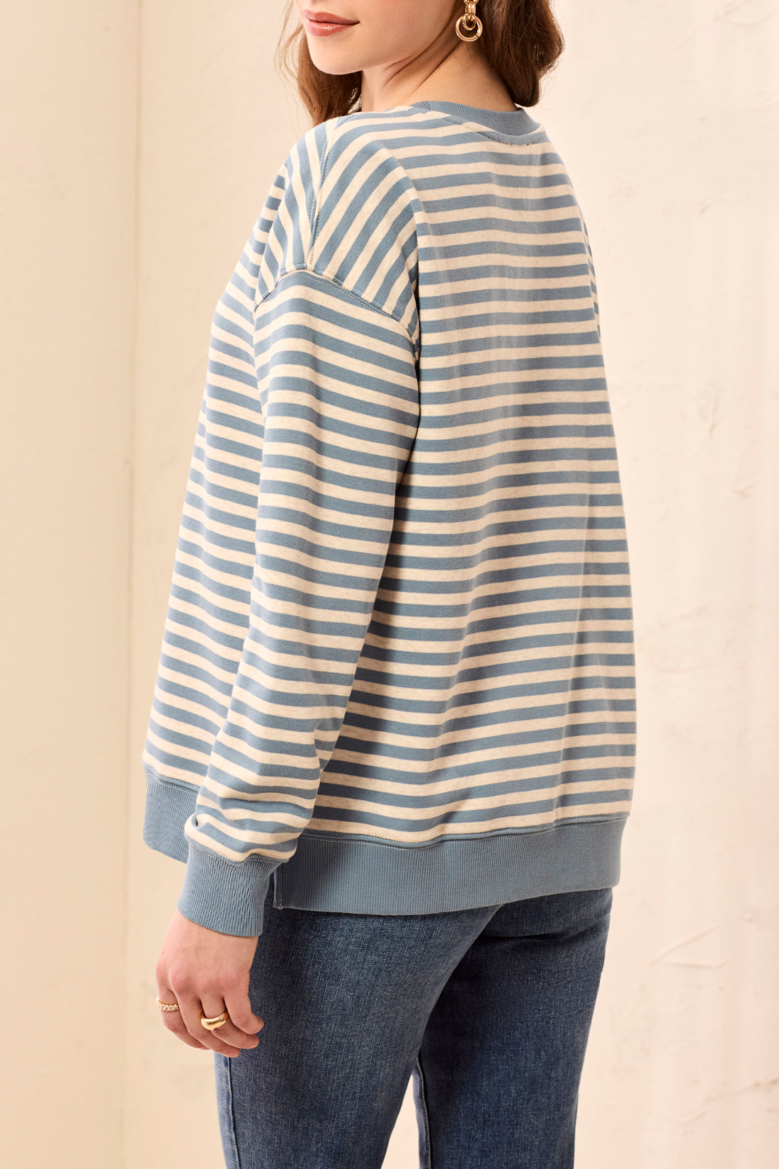 Pull rayé à col rond bleu