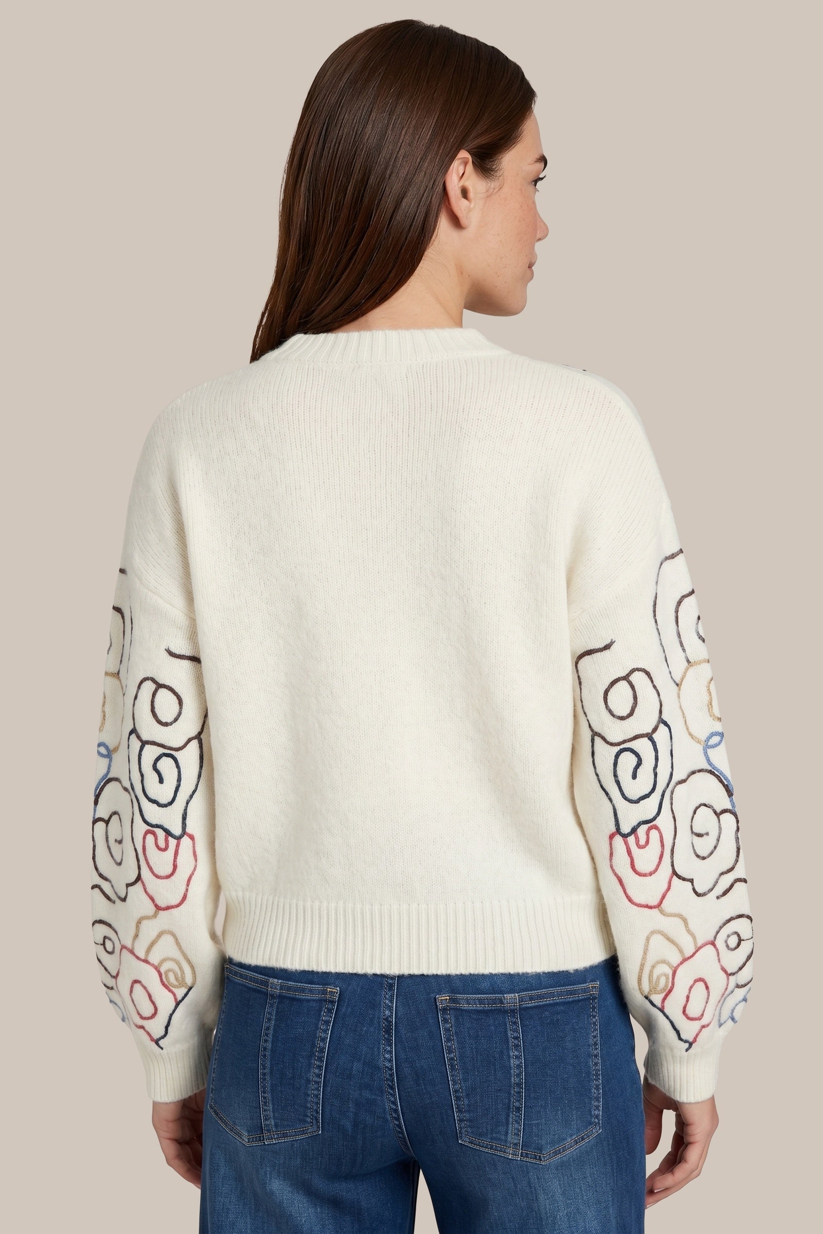 Pull à imprimé fleurs esquissées