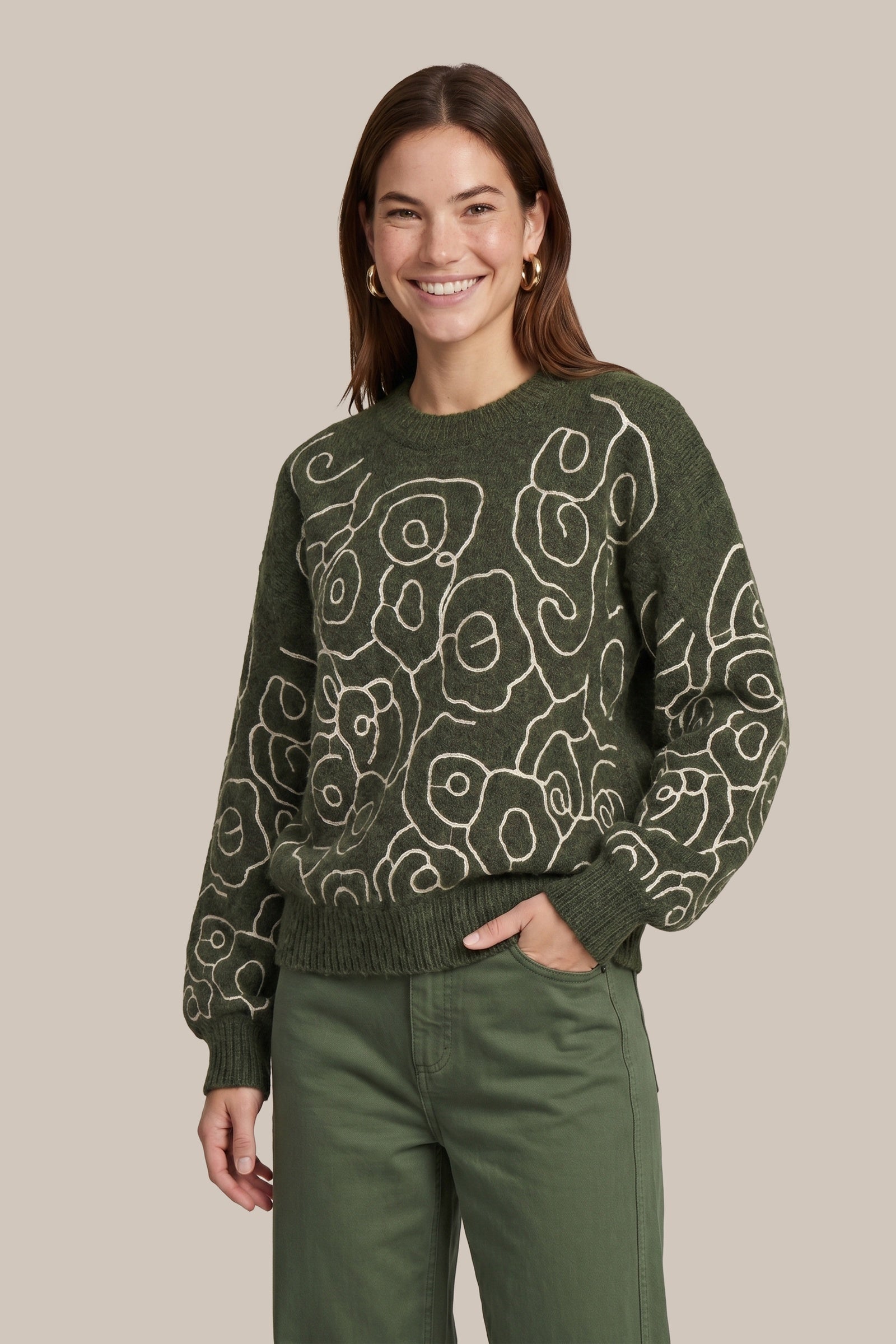 Pull imprimé kaki et fleurs esquissées