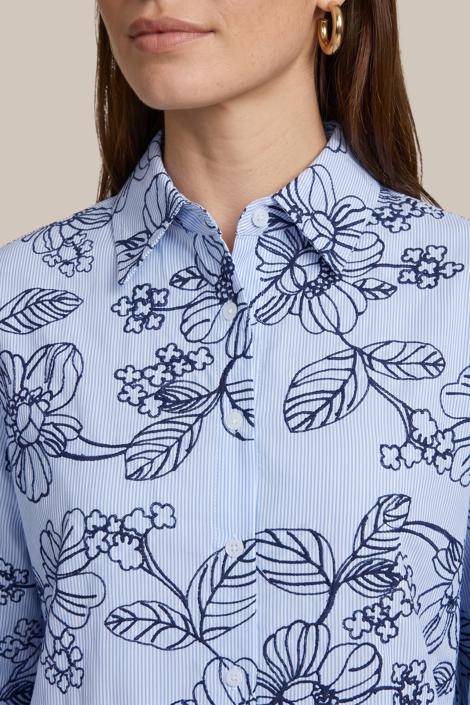 Blouse rayée marine à broderie florale