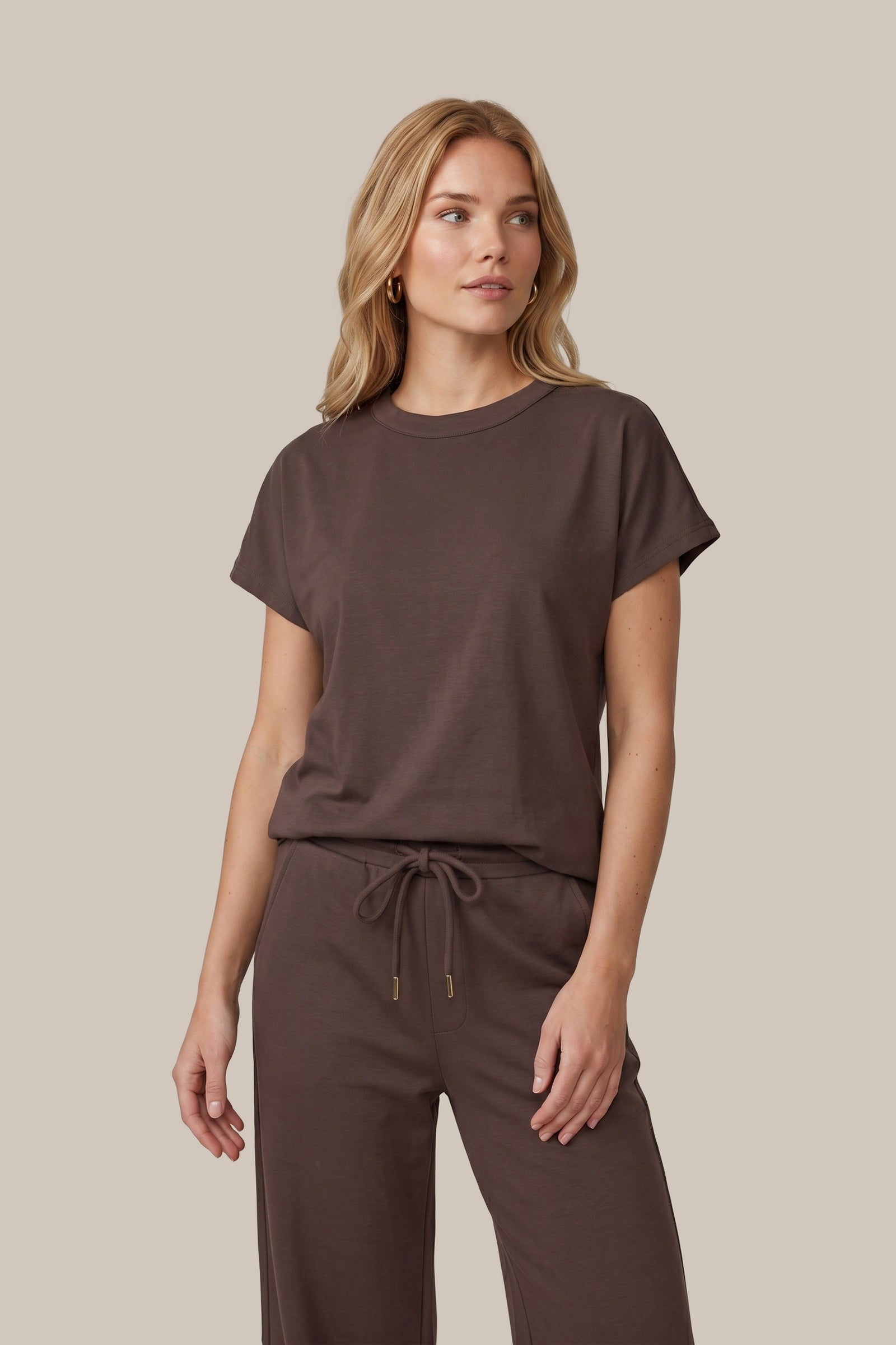 T-shirt à col rond et boutons dorés au dos