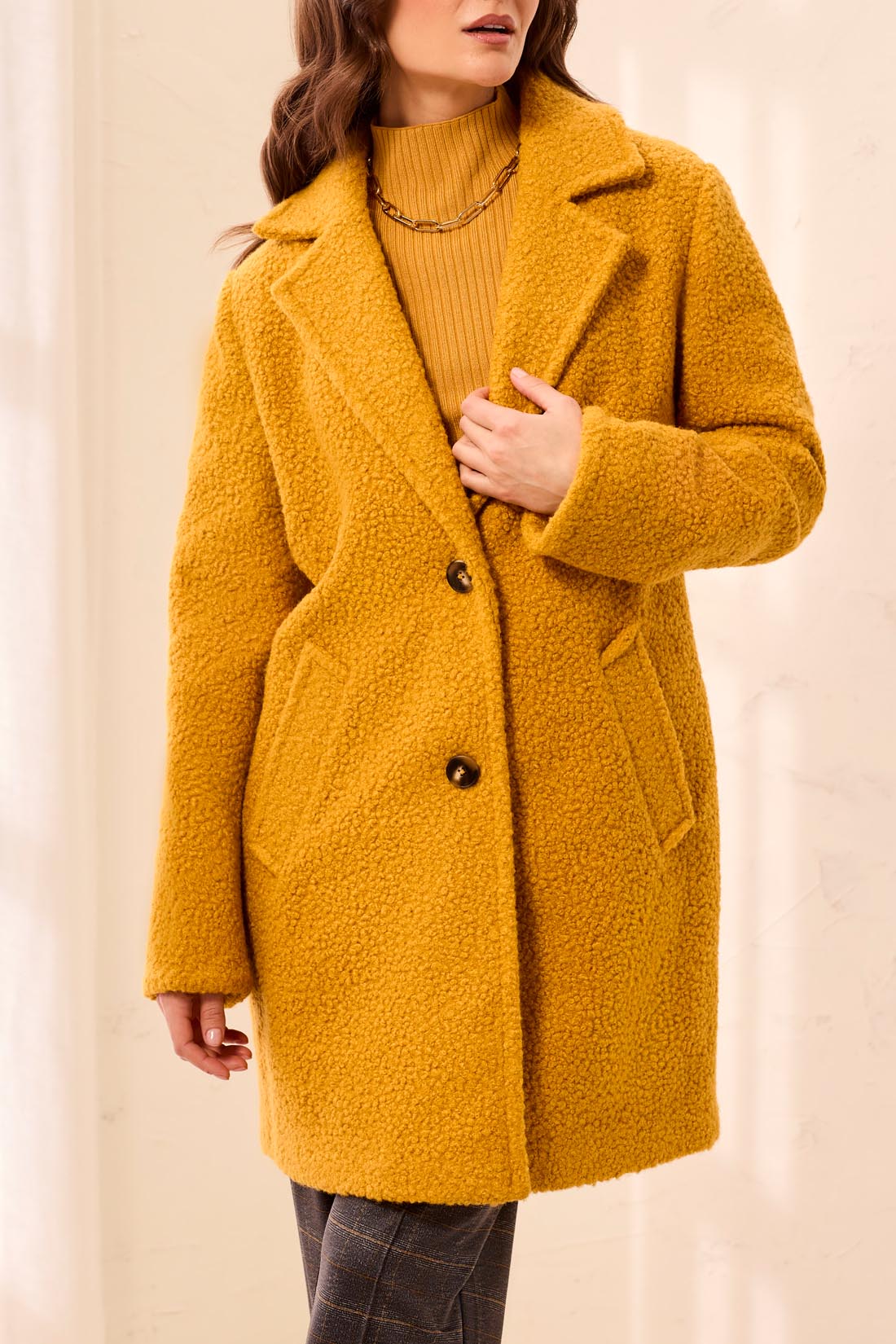Manteau bouclé ambre