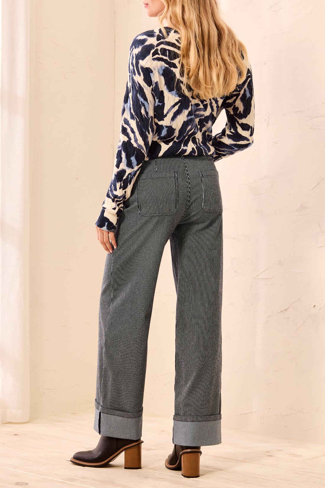 Pantalon large rayé à revers