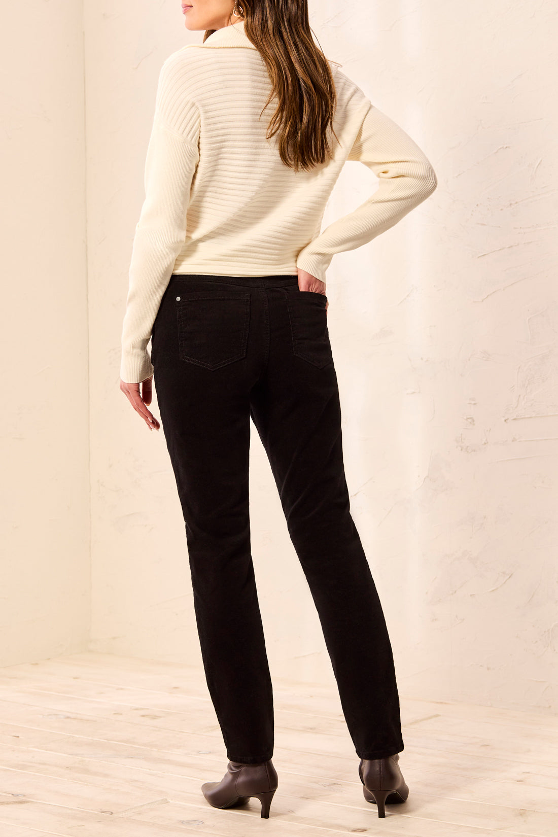 Pantalon noir droit à taille haute