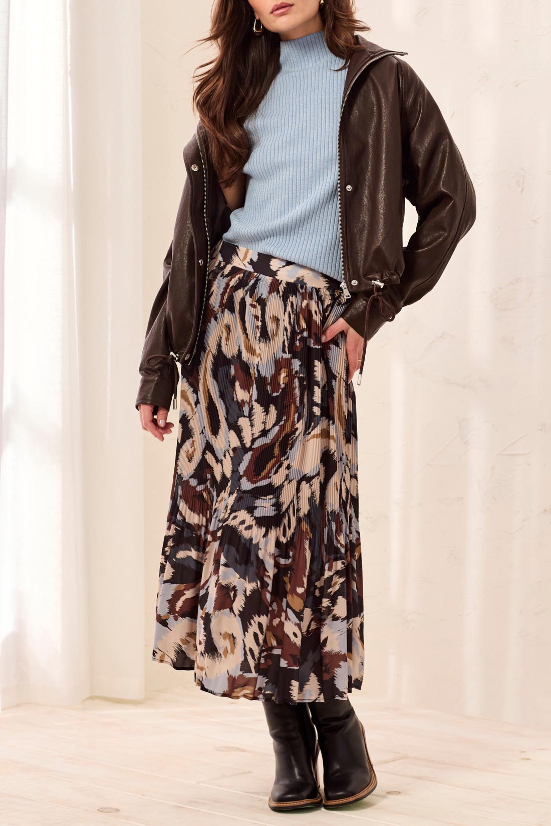 Jupe midi plissée couleur acier