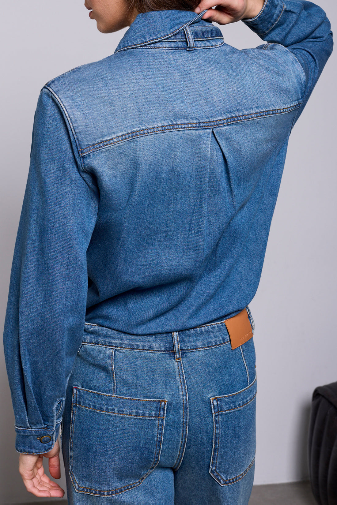 Chemise en denim avec boucle