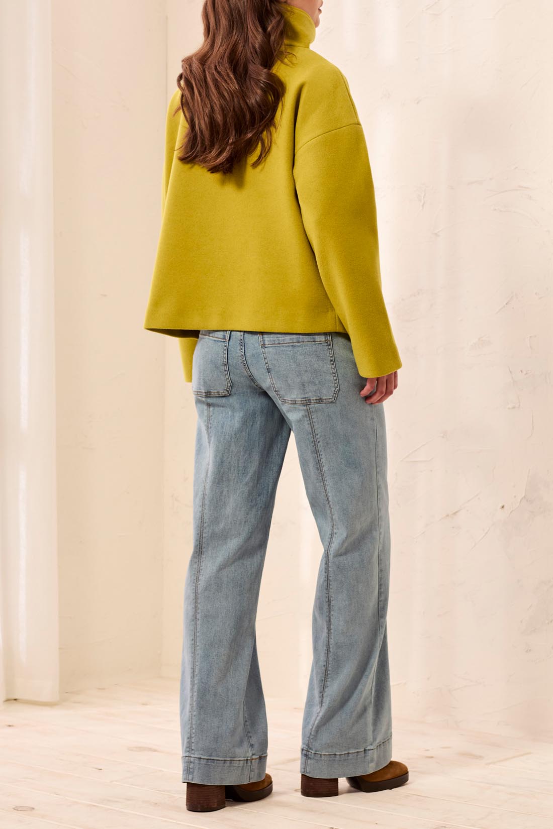 Veste courte en lainage chartreuse