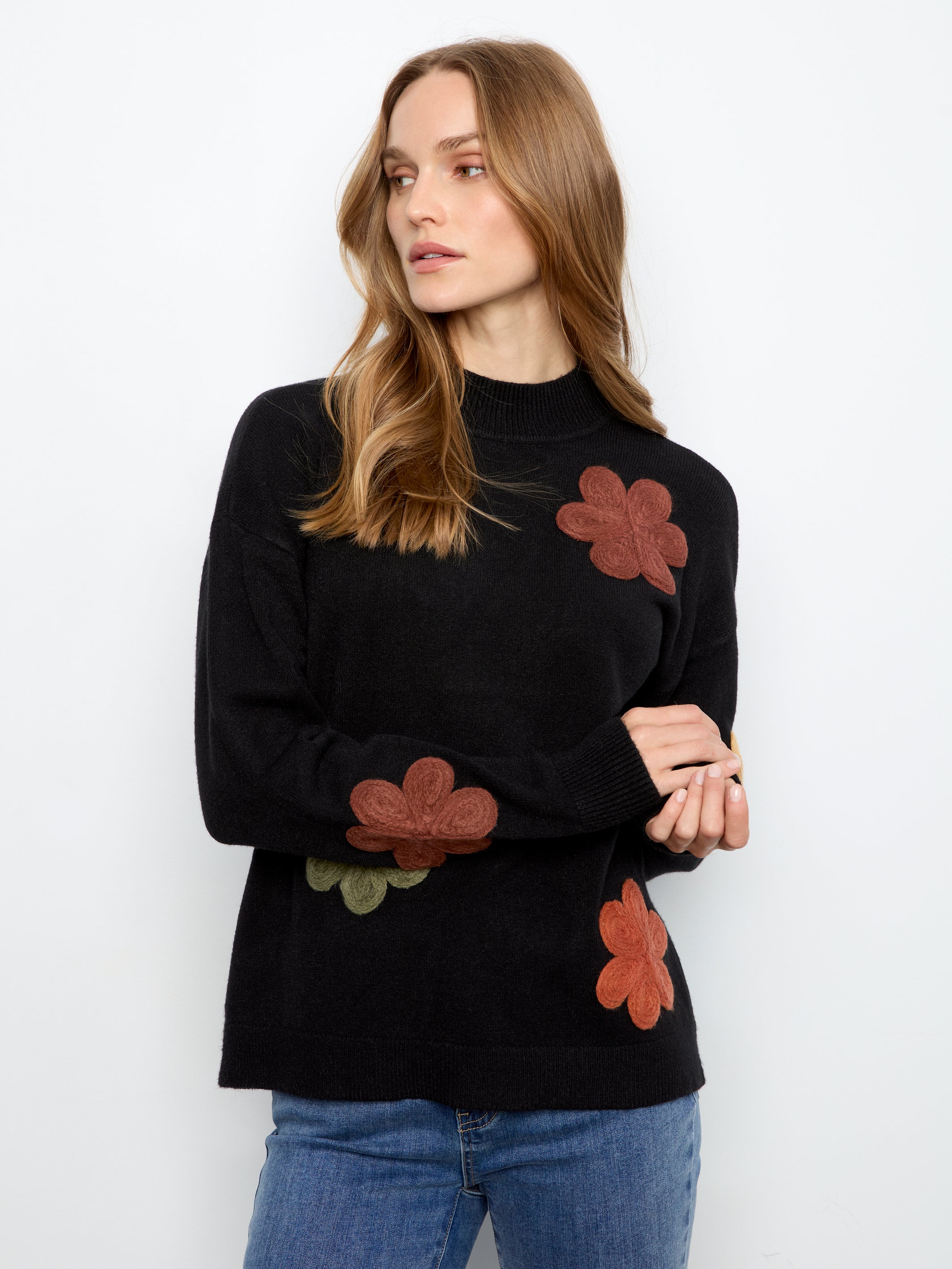 Chandail floral avec appliqué noir
