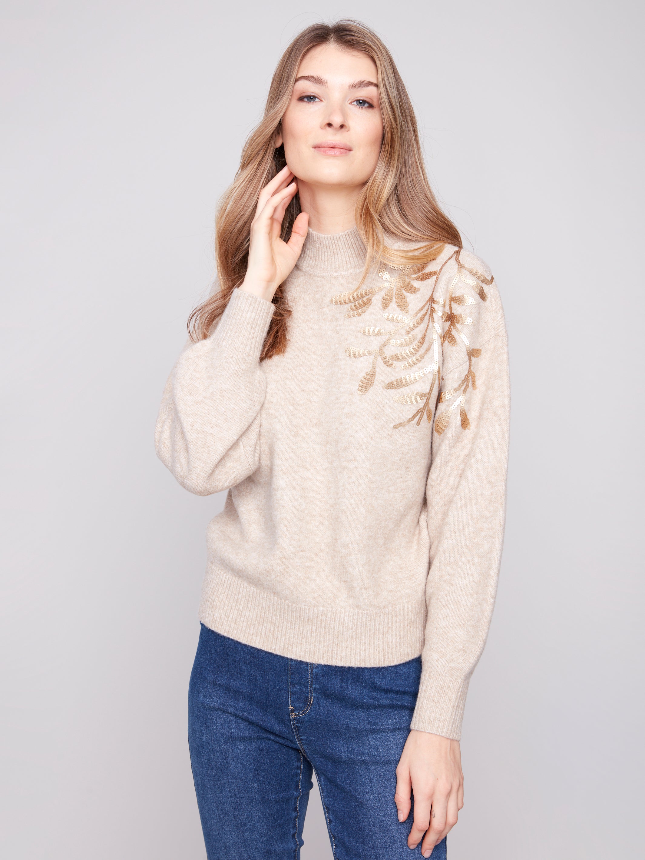 Chandail avec broderie, choix de couleurs