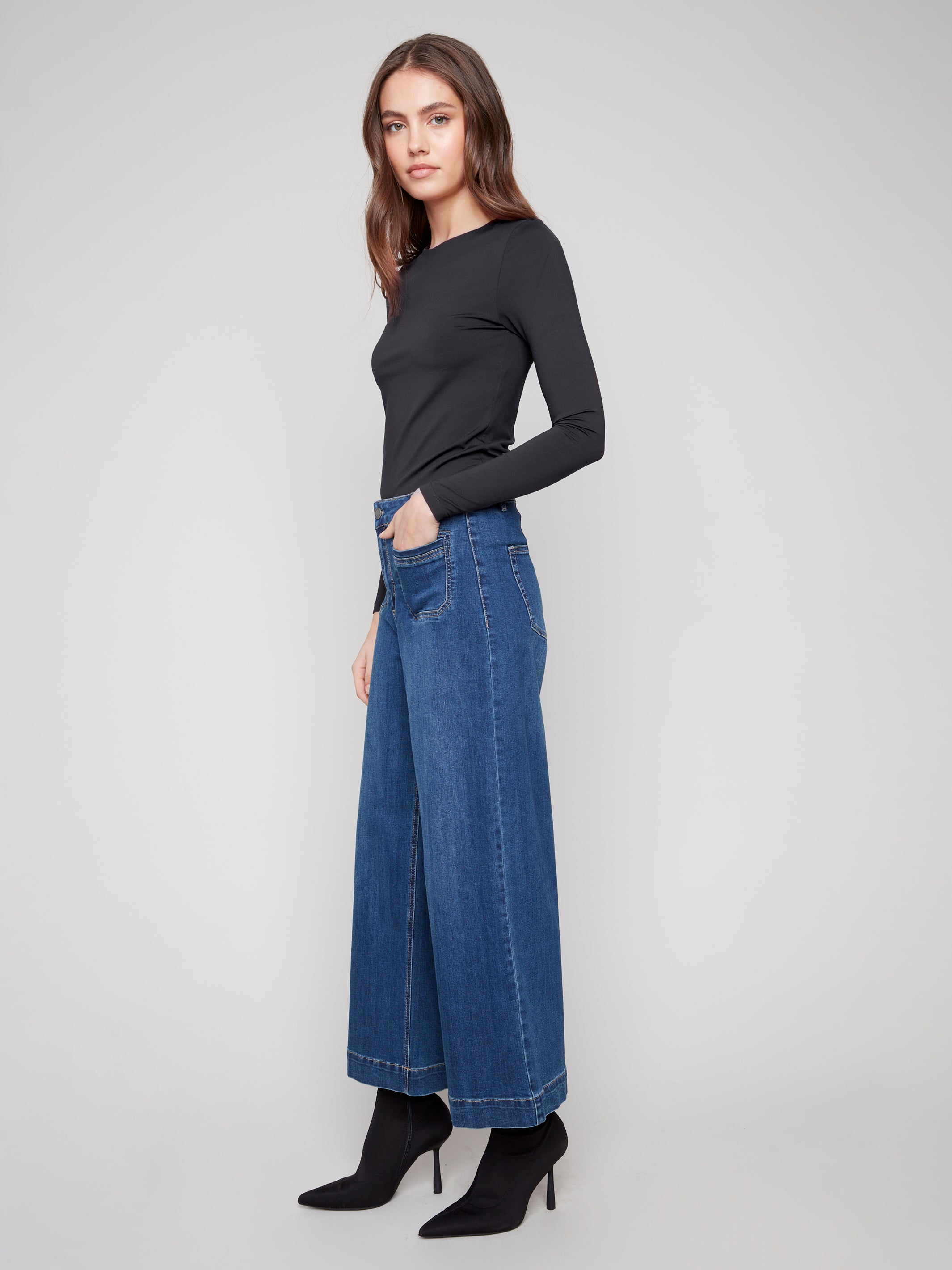 Chandail à la cheville, poches plaquées, jambes larges