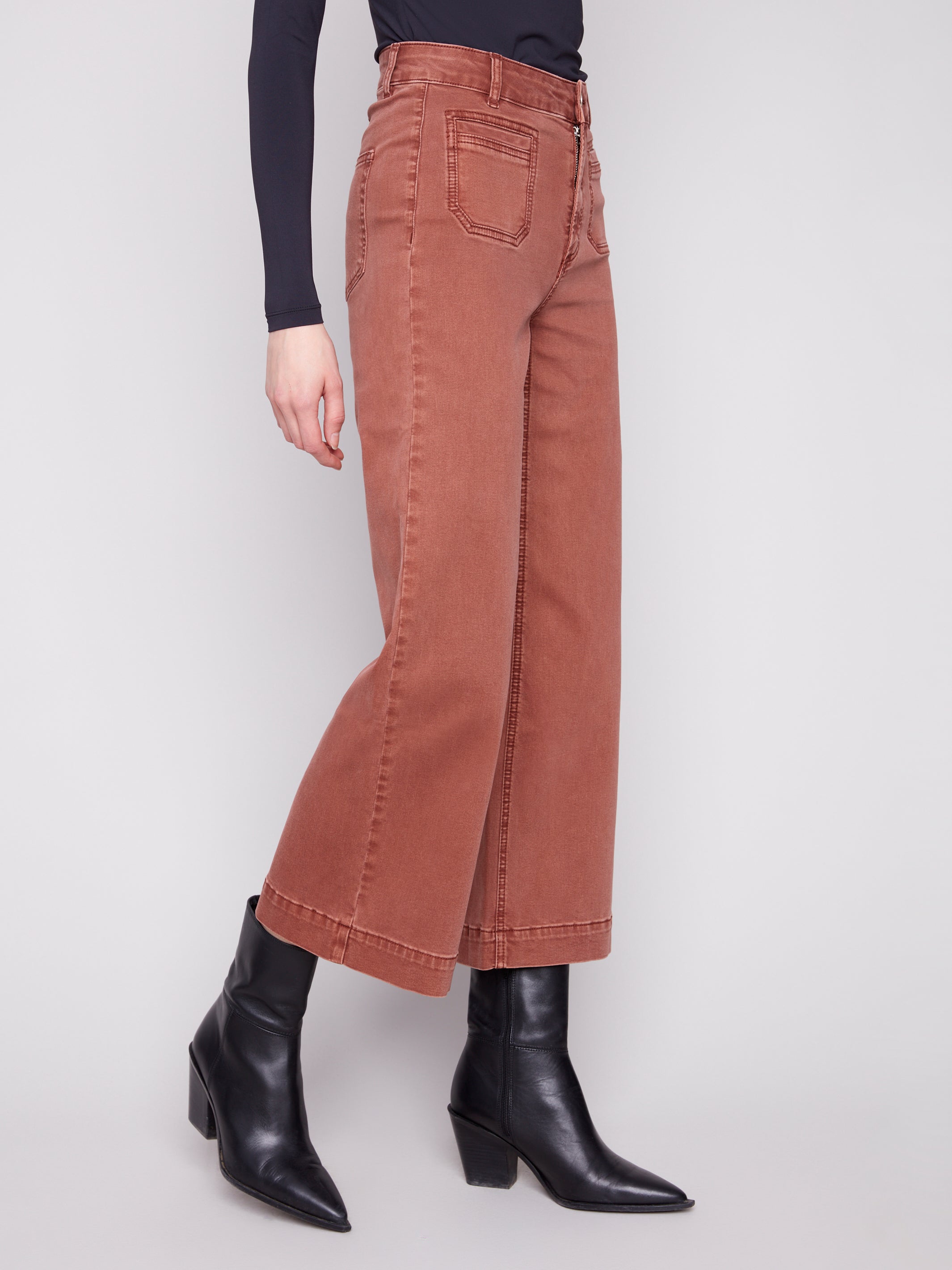 Pantalon à la cheville, jambes larges