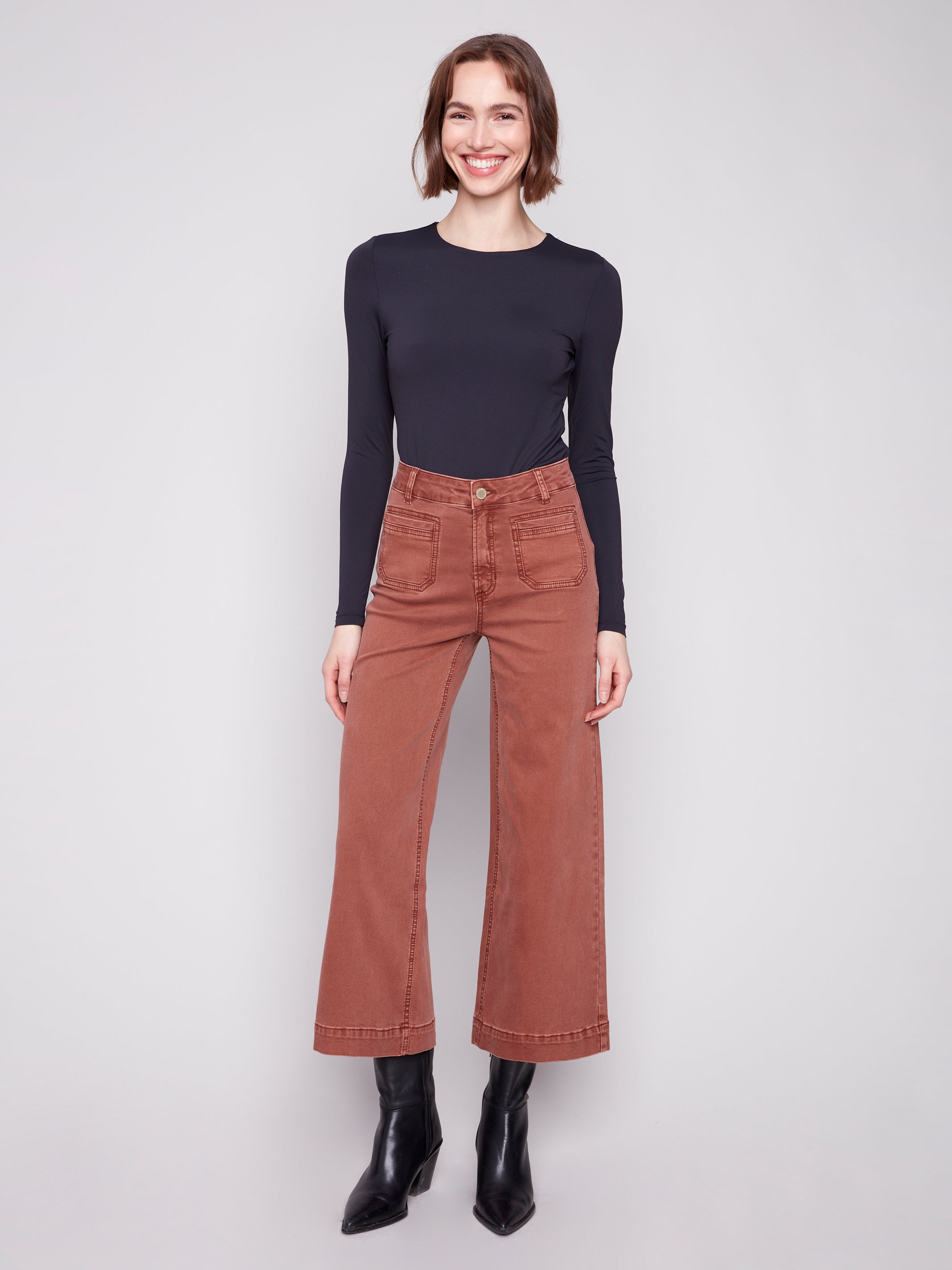 Pantalon à la cheville, jambes larges