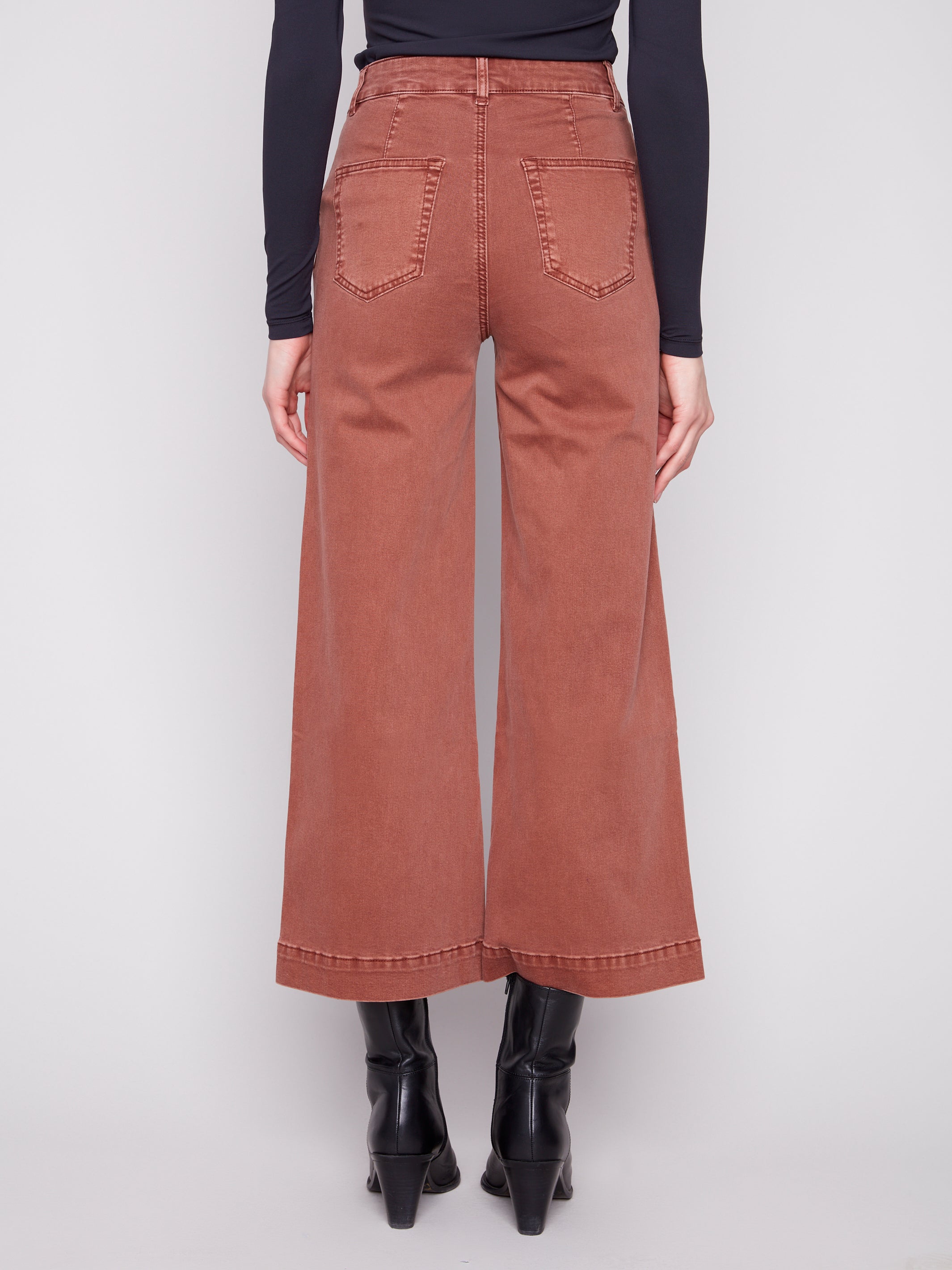 Pantalon à la cheville, jambes larges