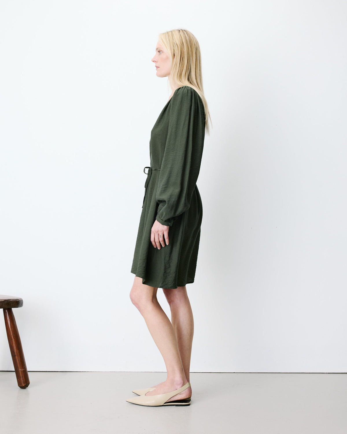 Robe kaki à encolure en V Alienor