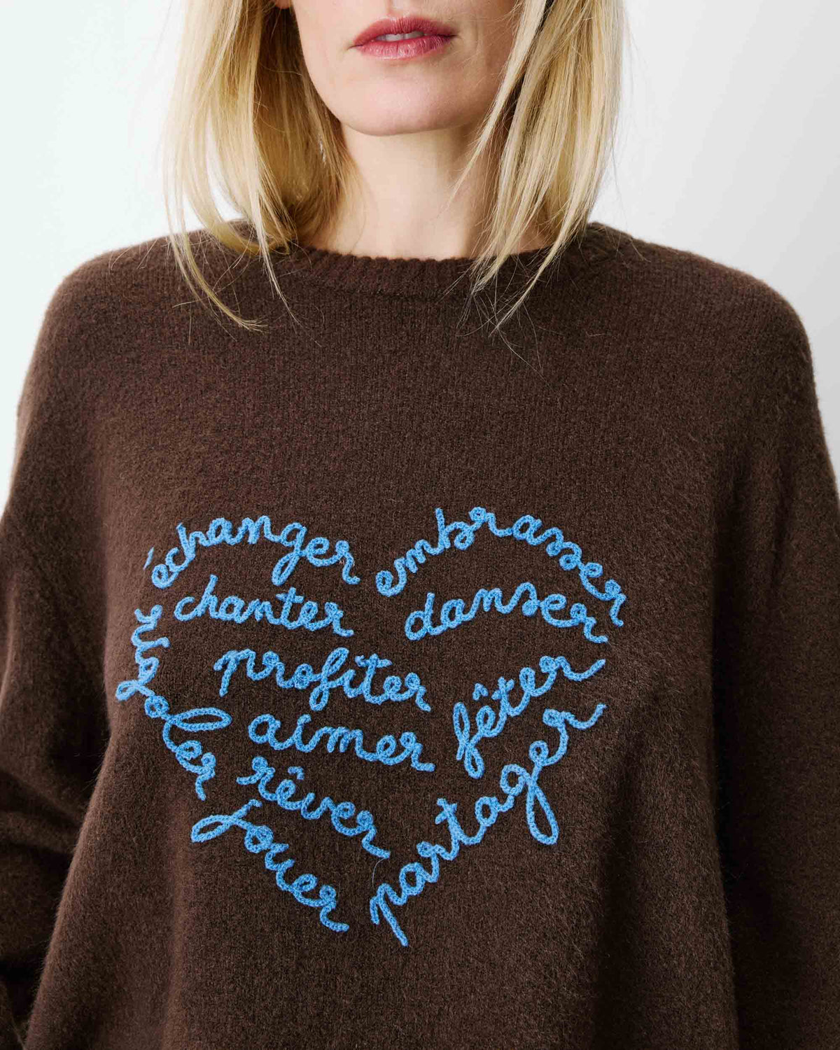Pull avec coeur brodé Aubin couleur chocolat