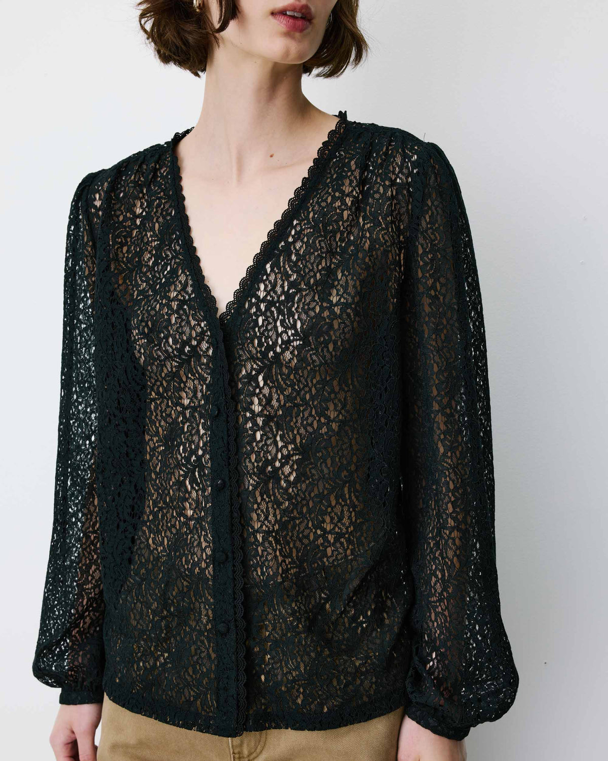 Blouse en dentelle Aurora en noir
