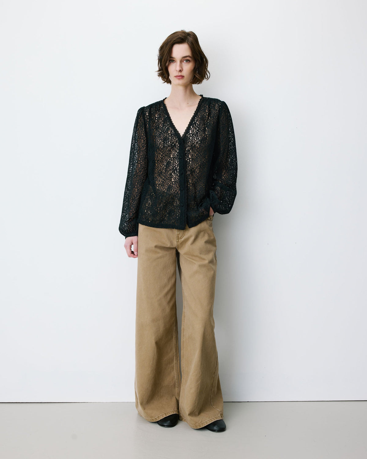 Blouse en dentelle Aurora en noir