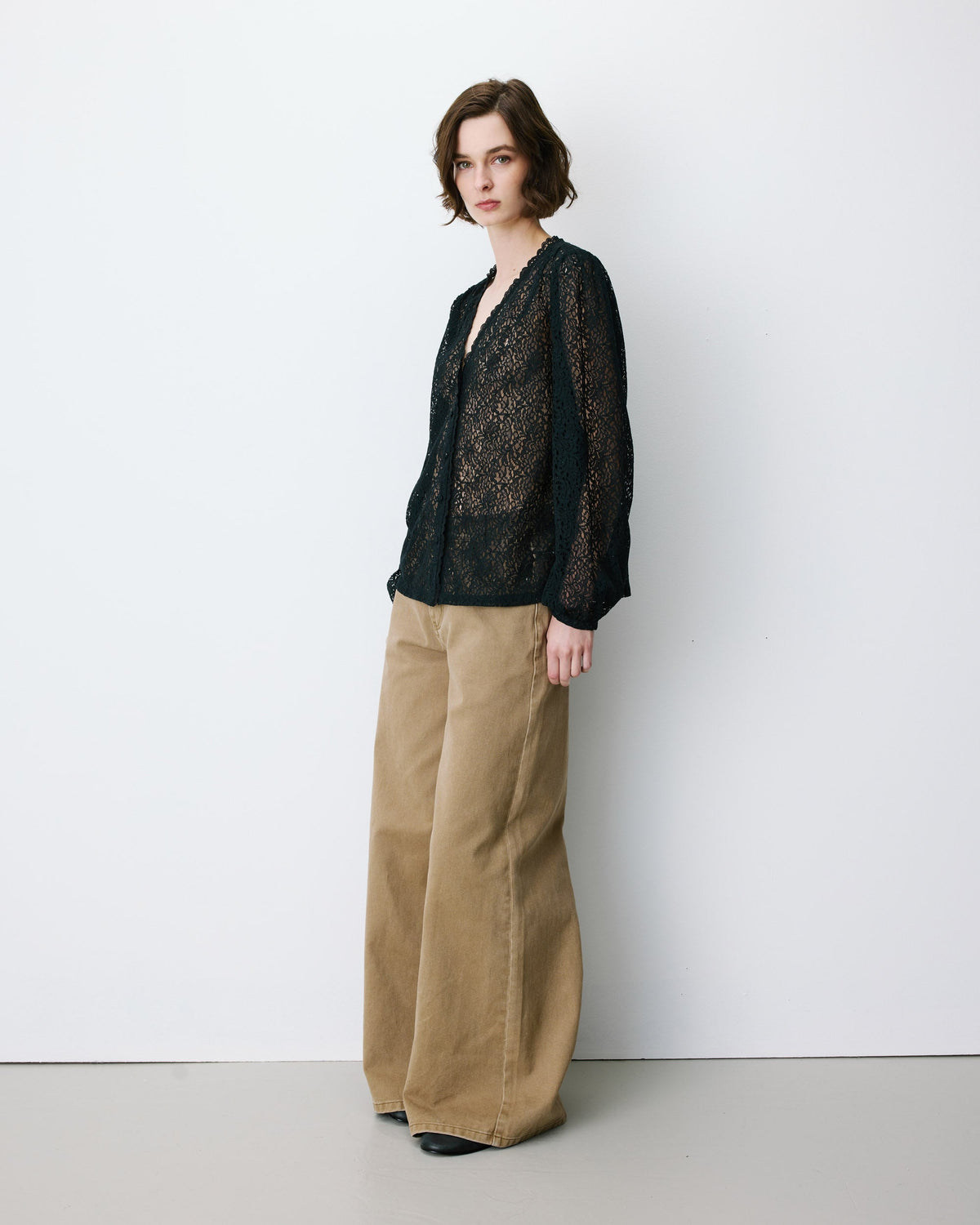 Blouse en dentelle Aurora en noir