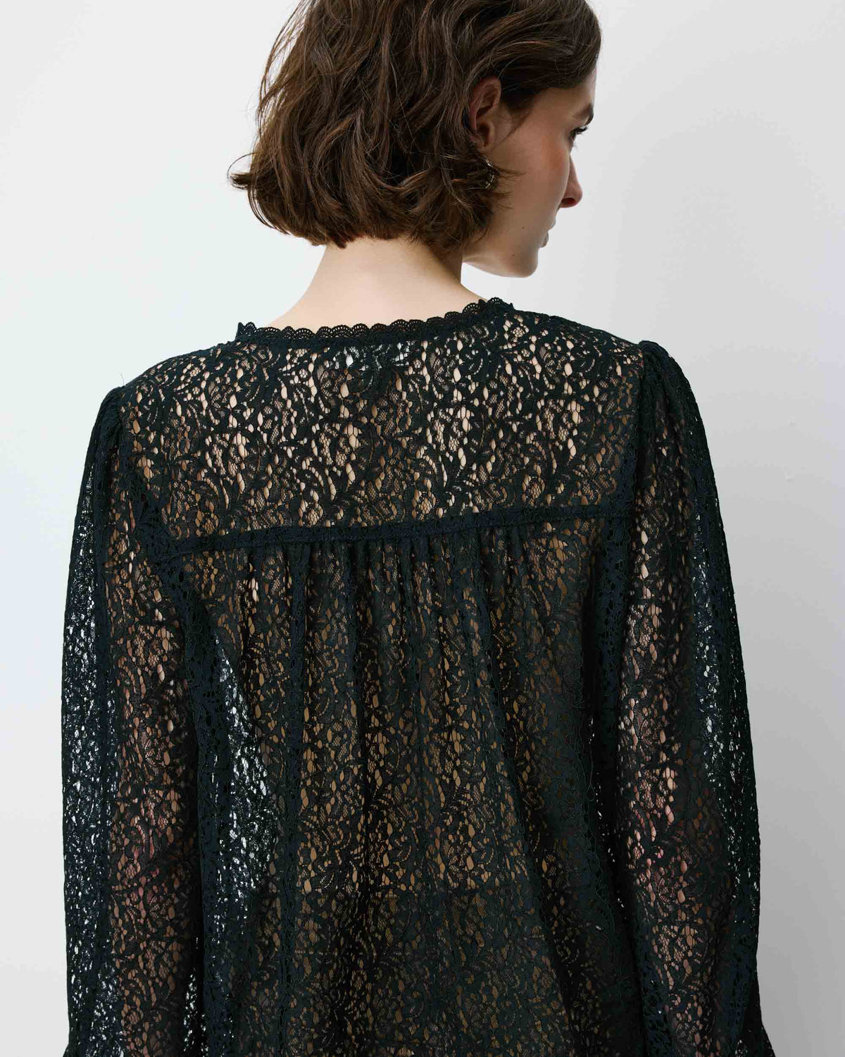 Blouse en dentelle Aurora en noir