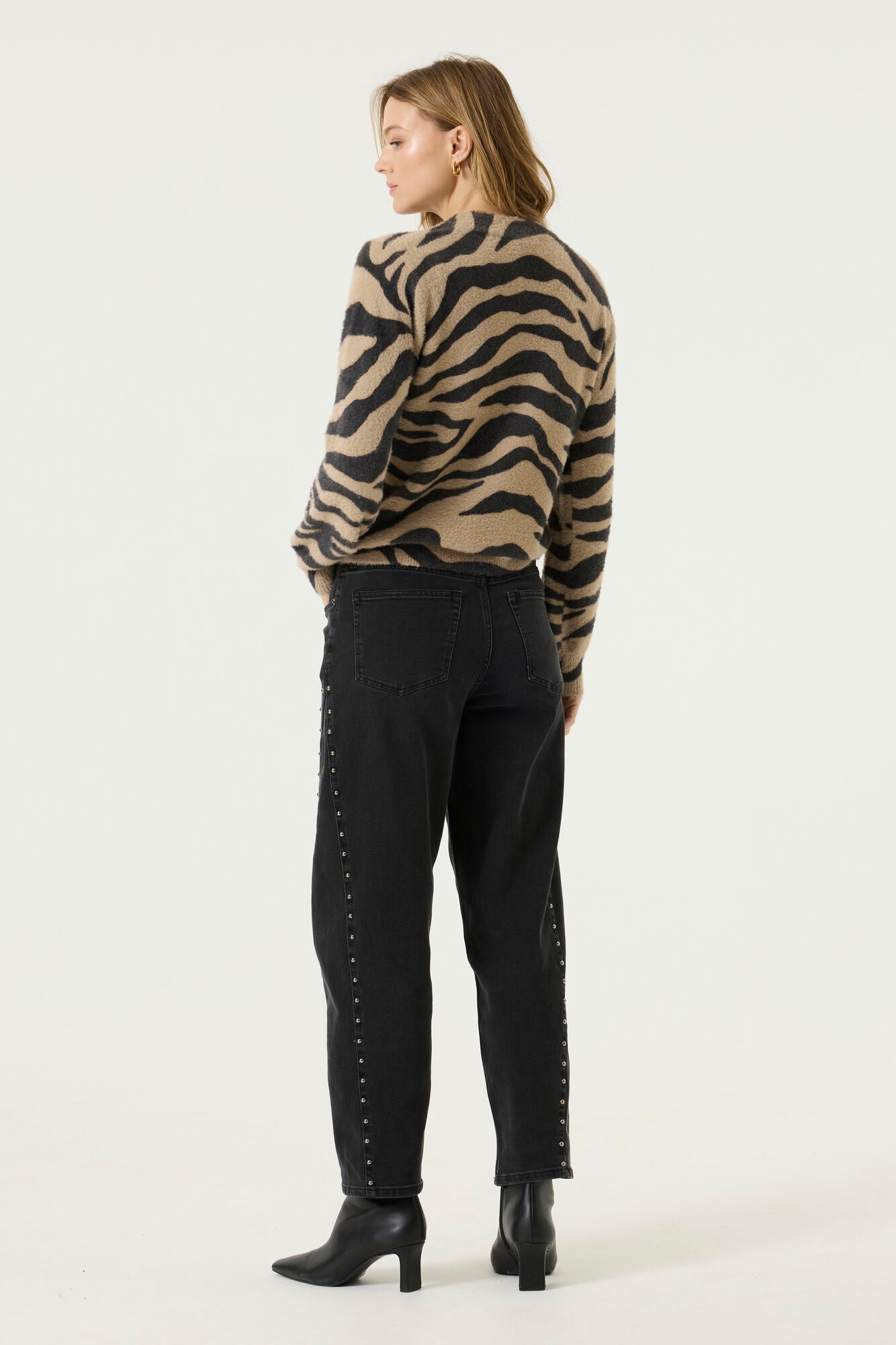 Pull à motif zébré
