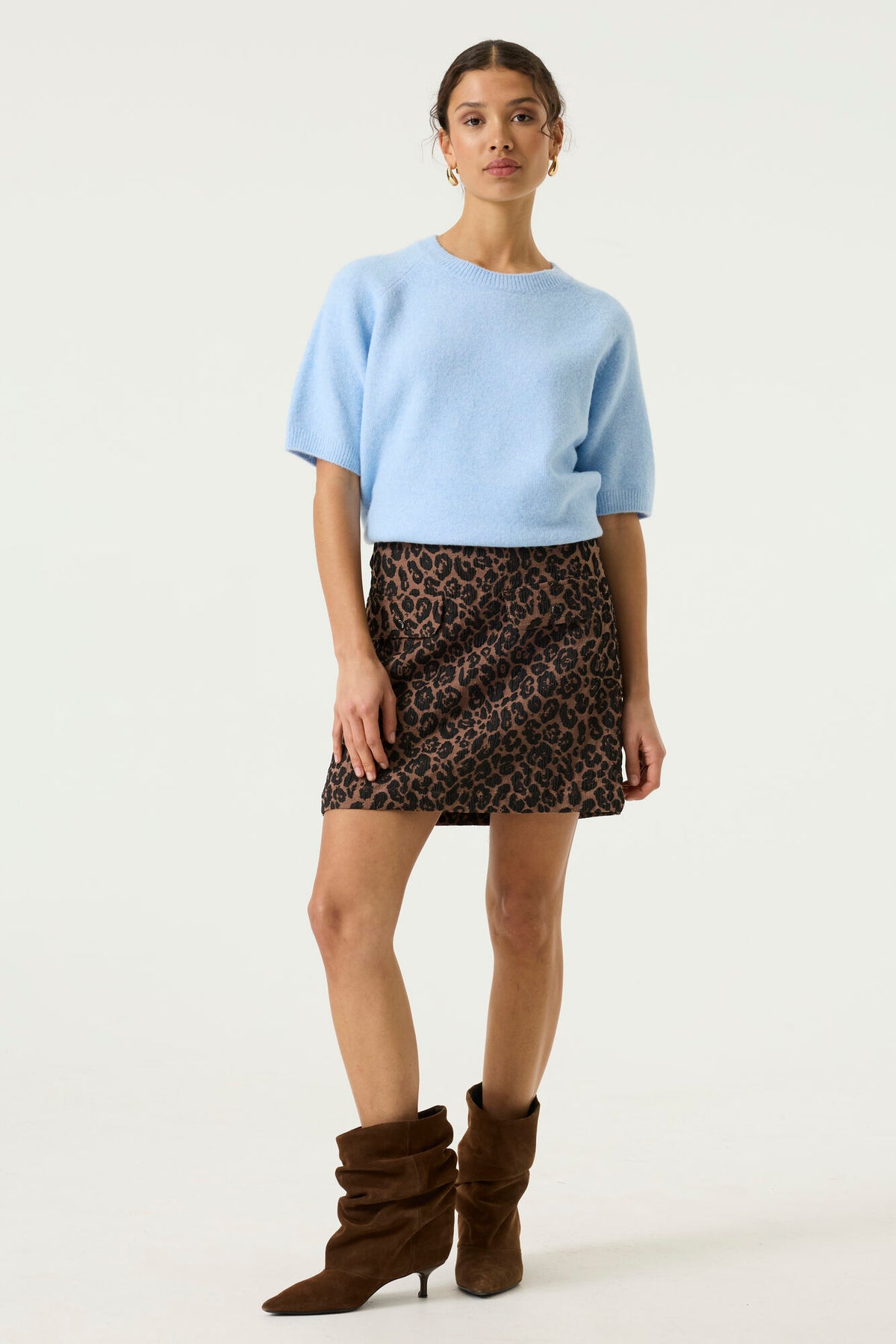 Pull bleu clair à manches courtes