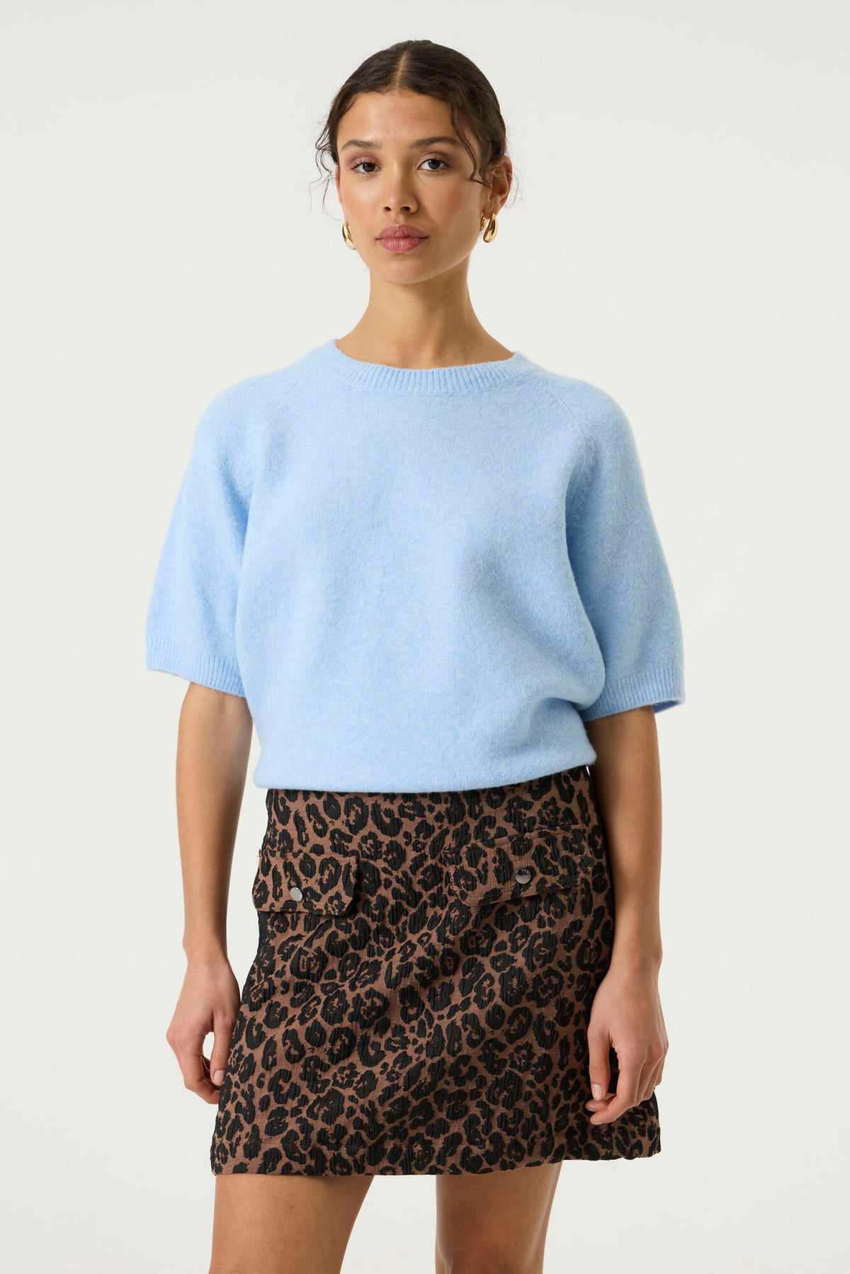 Pull bleu clair à manches courtes
