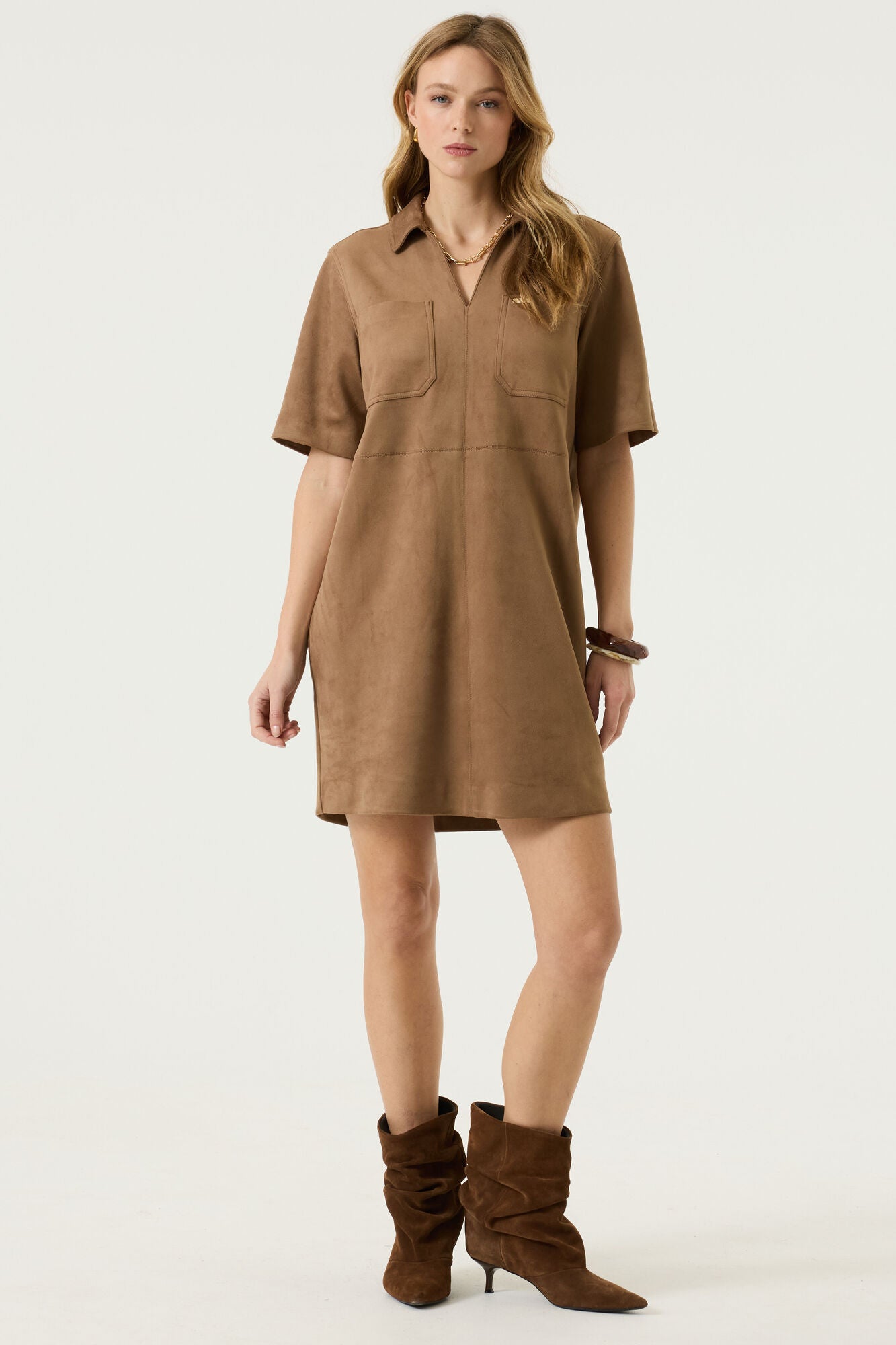 Robe chemise en suédine camel